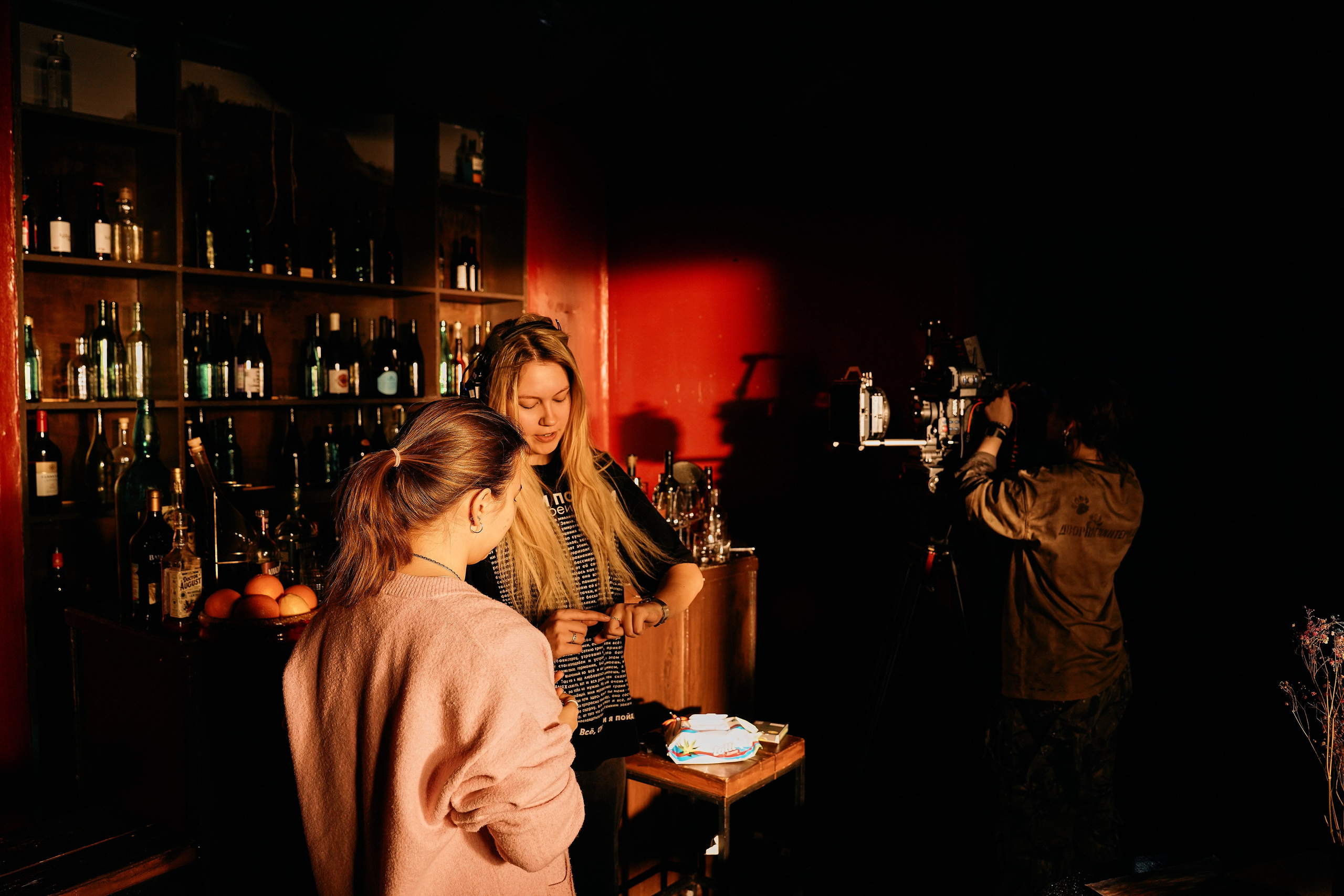 БЭКИ со съемок. Фотограф