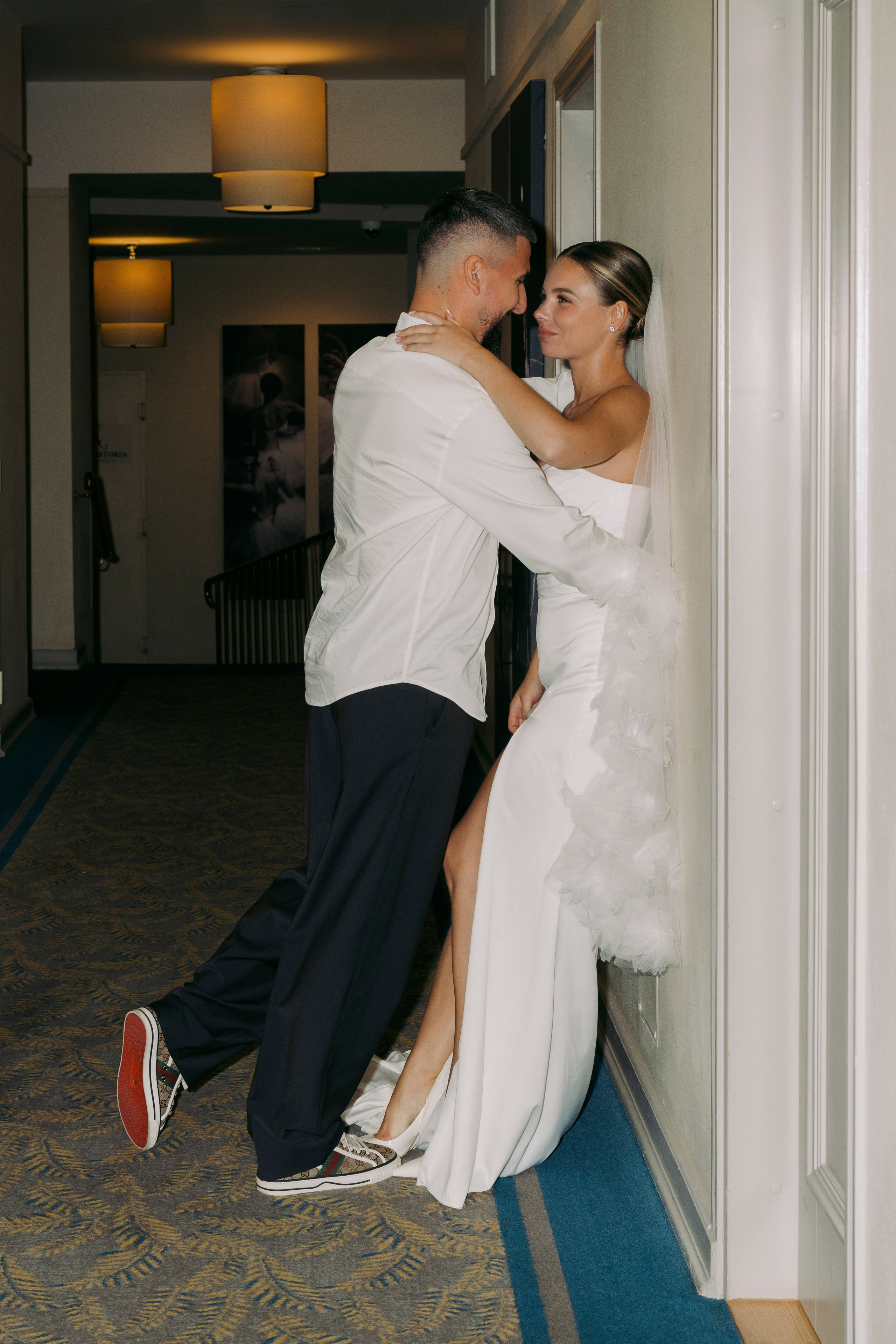 Андрей и Алина. Питер. Утро в отеле Angleter и банкет в Сезонах. Цифра и плёнка. Свадебный фотограф Катерина Чулкова