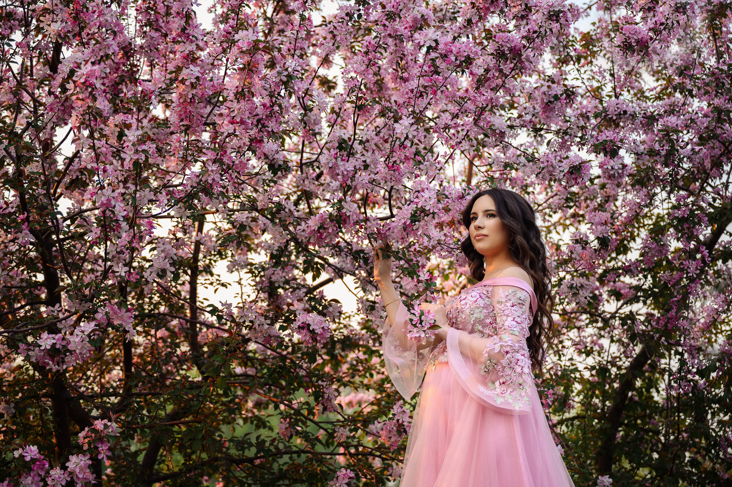 Фотосессия беременности в цветении