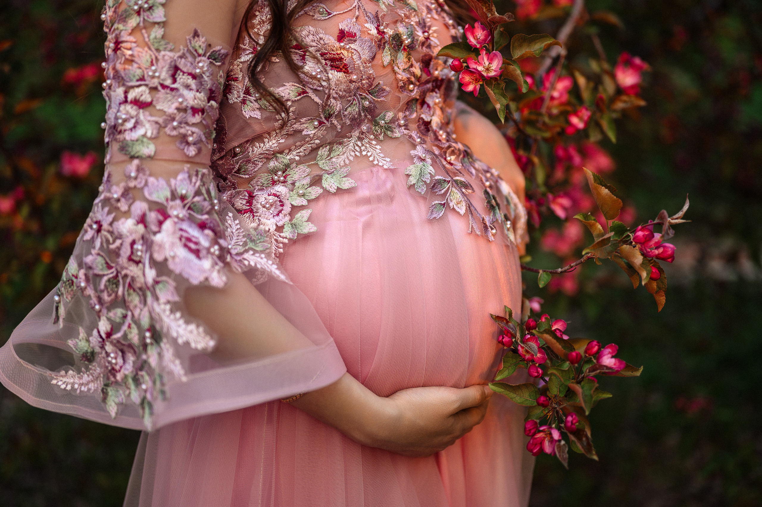 Фотосессия беременности в цветении