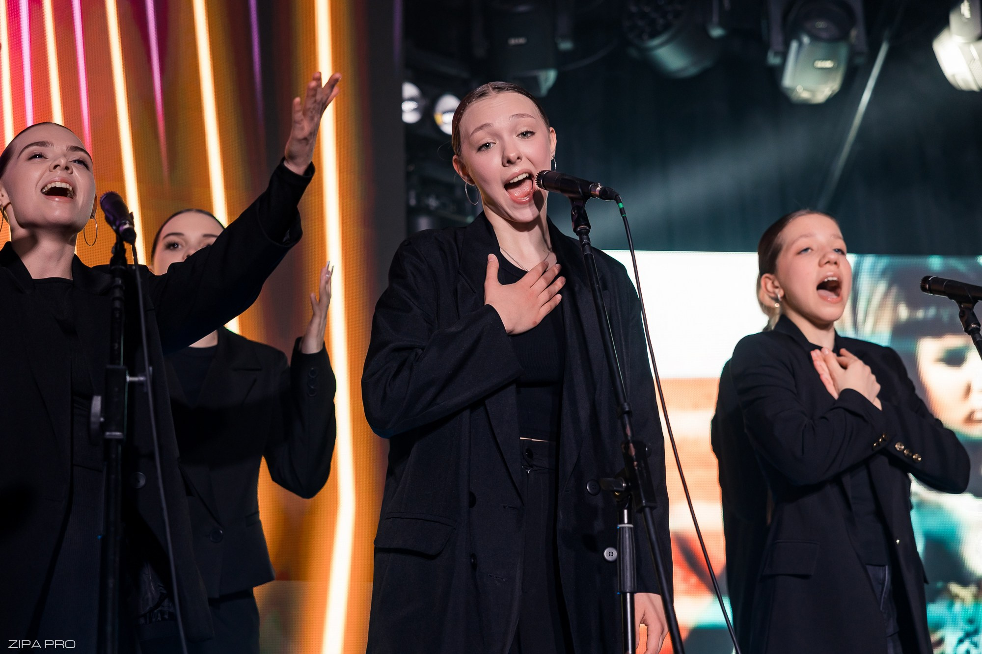 Сольный концерт кавер-группы «Балбесы». Фотограф Zipa Pro