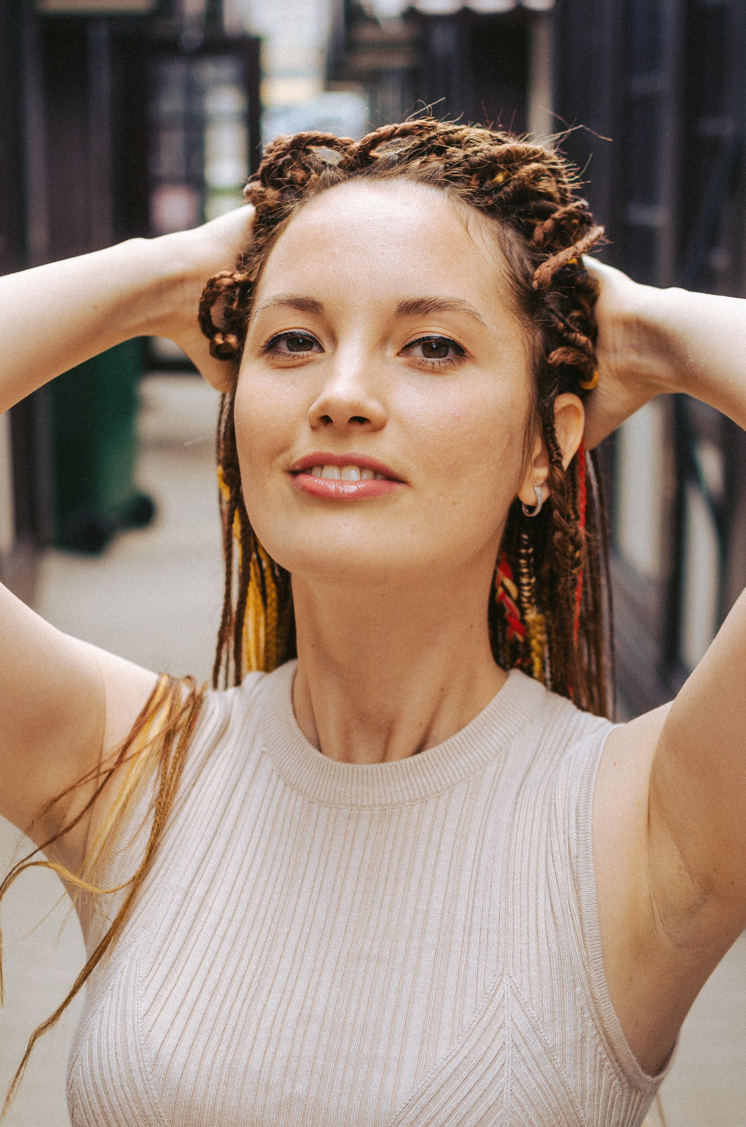 Оля. КВЭЛ — Кто Все Эти Люди