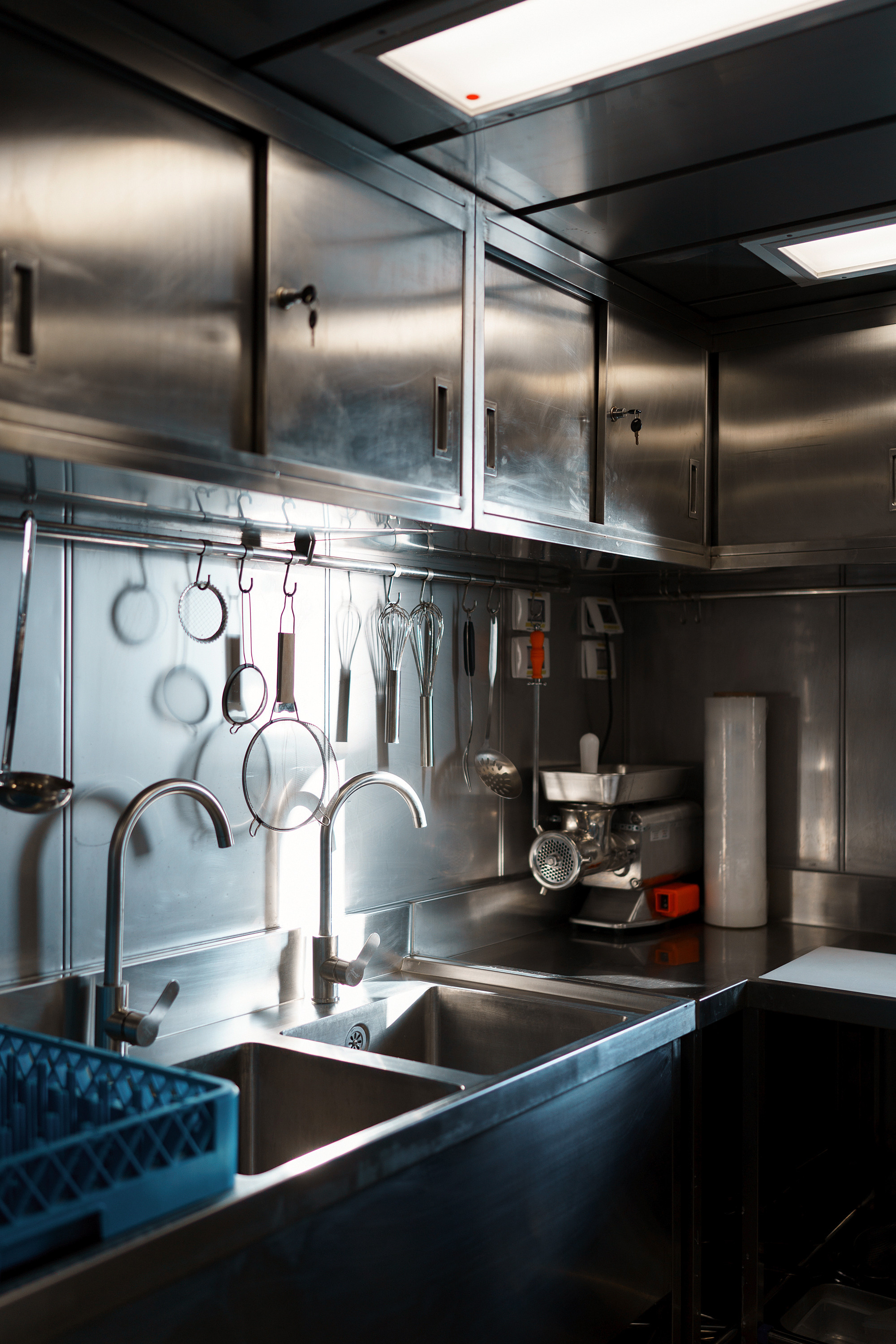 Судно Дмитрий Менделеев. Асхат Бардынов