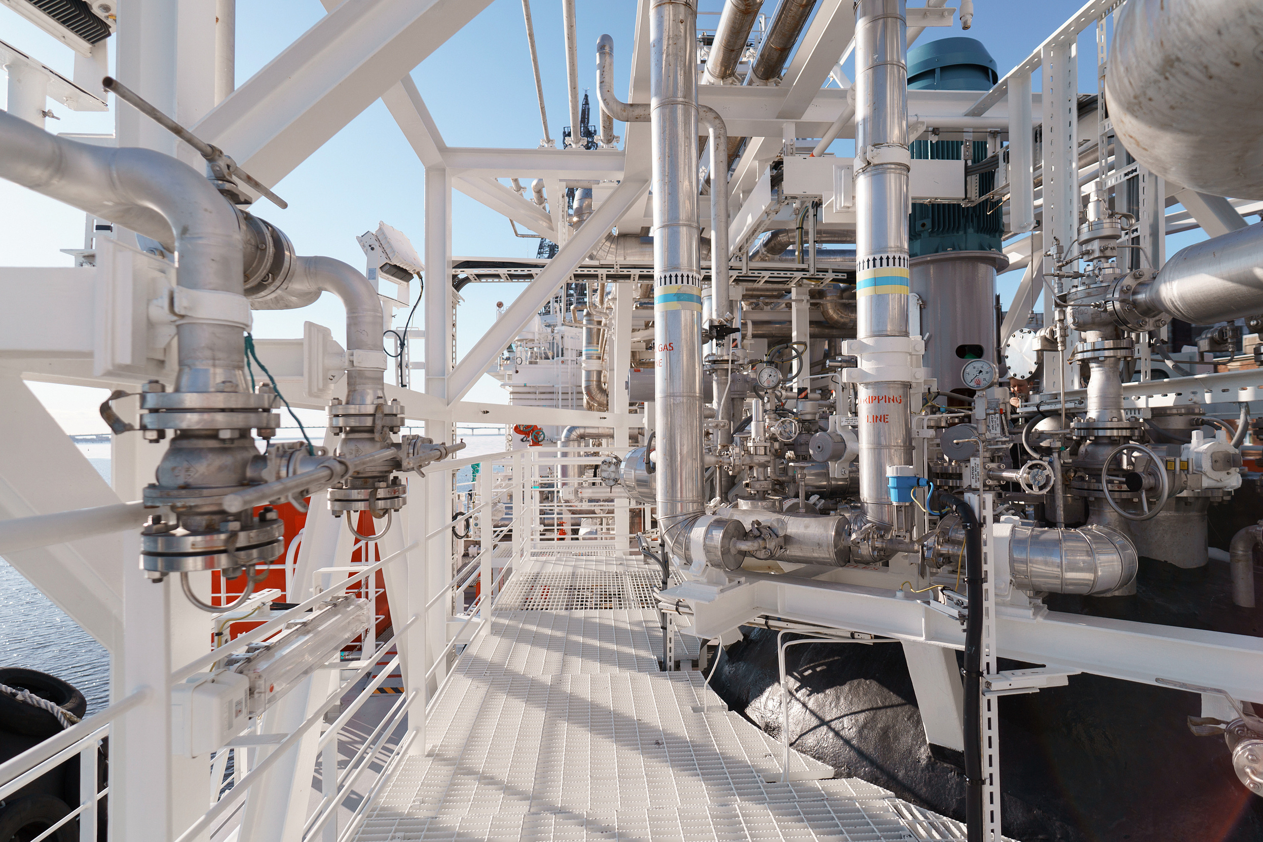 Судно Дмитрий Менделеев. Асхат Бардынов