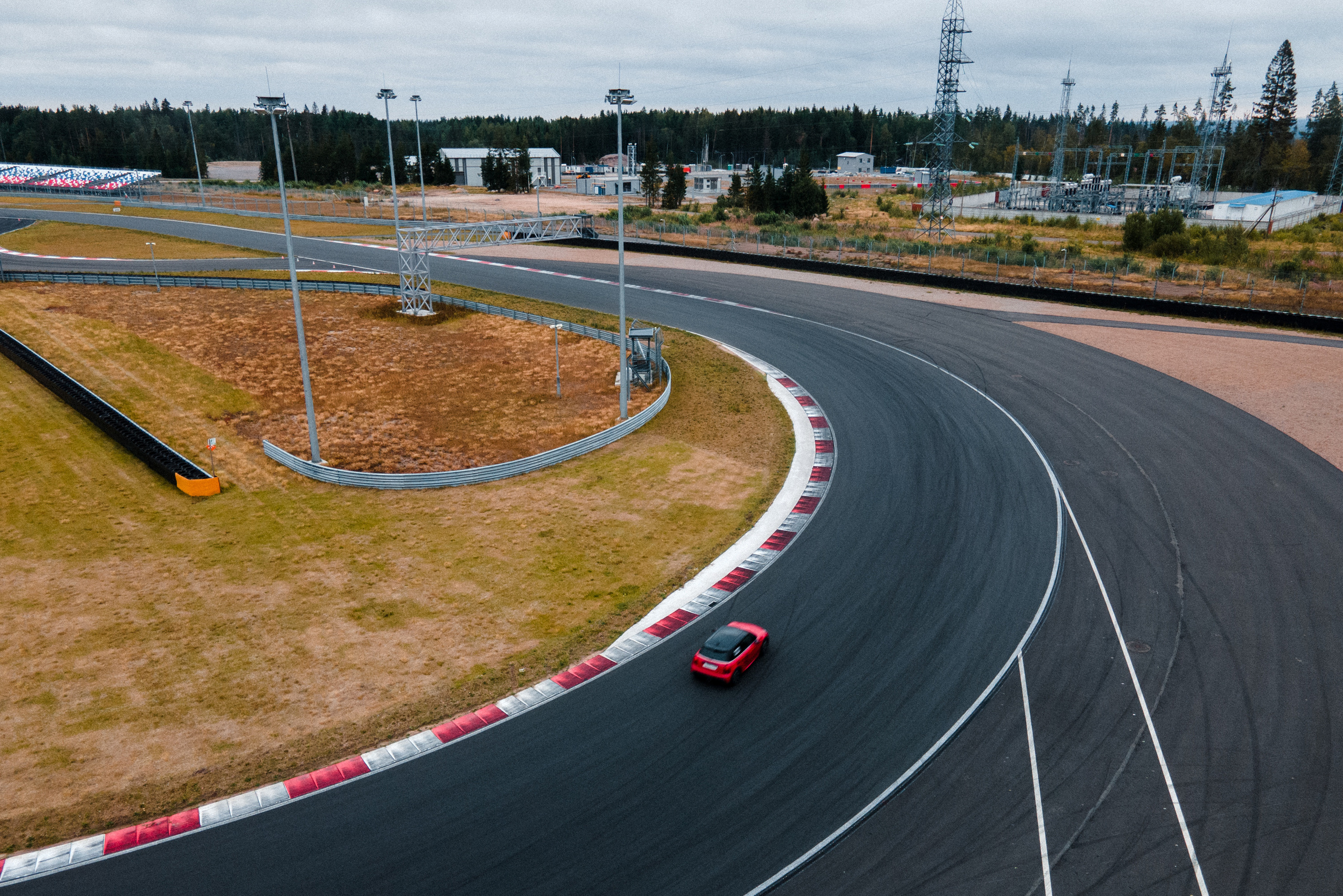 Бренд Mini на автодроме Игора-Драйв. Асхат Бардынов