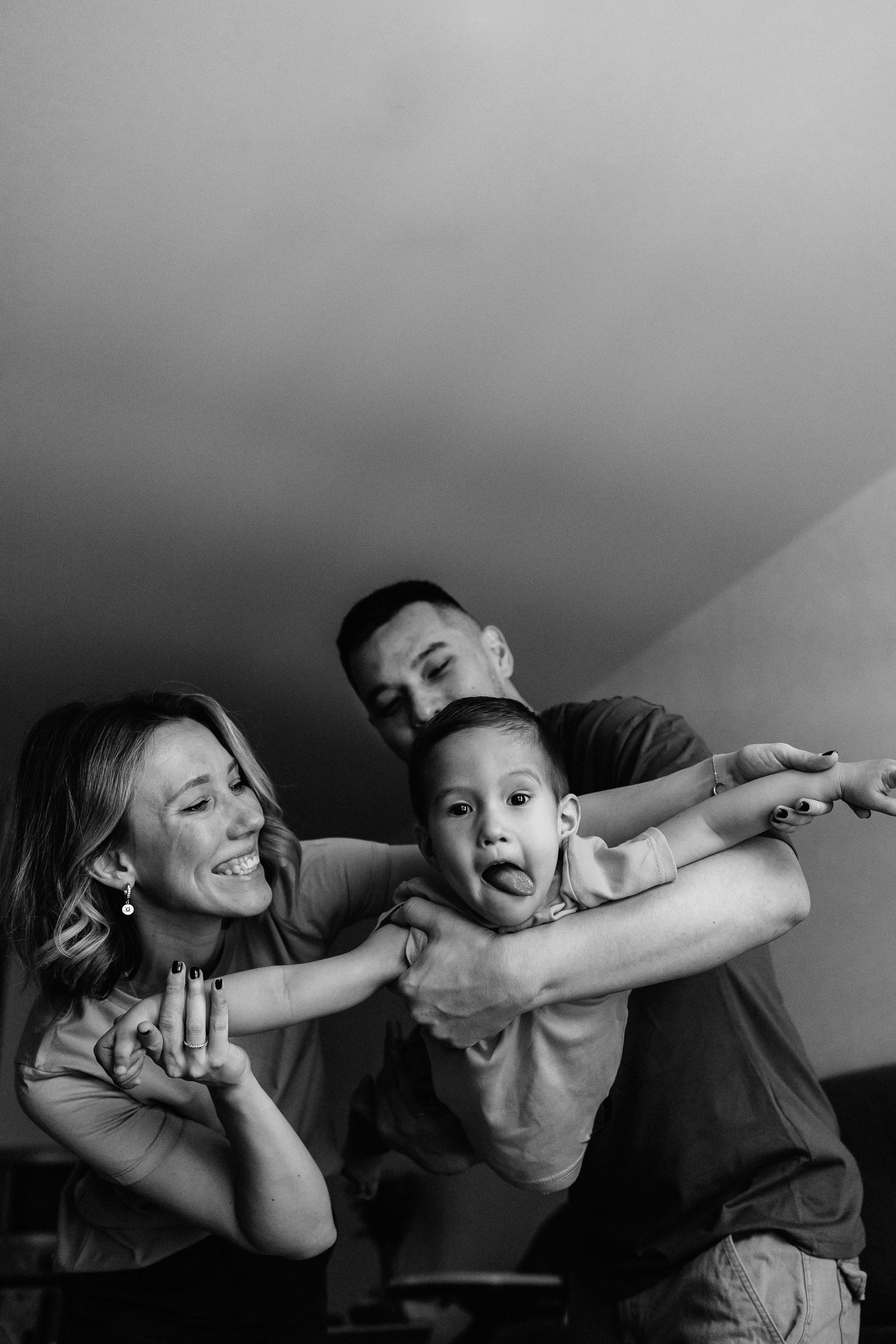 Домашняя фотосессия для Антона, Юлии и Тимура. Семейный фотограф в Москве, Щелково, Фрязино _ Виктория Степанова