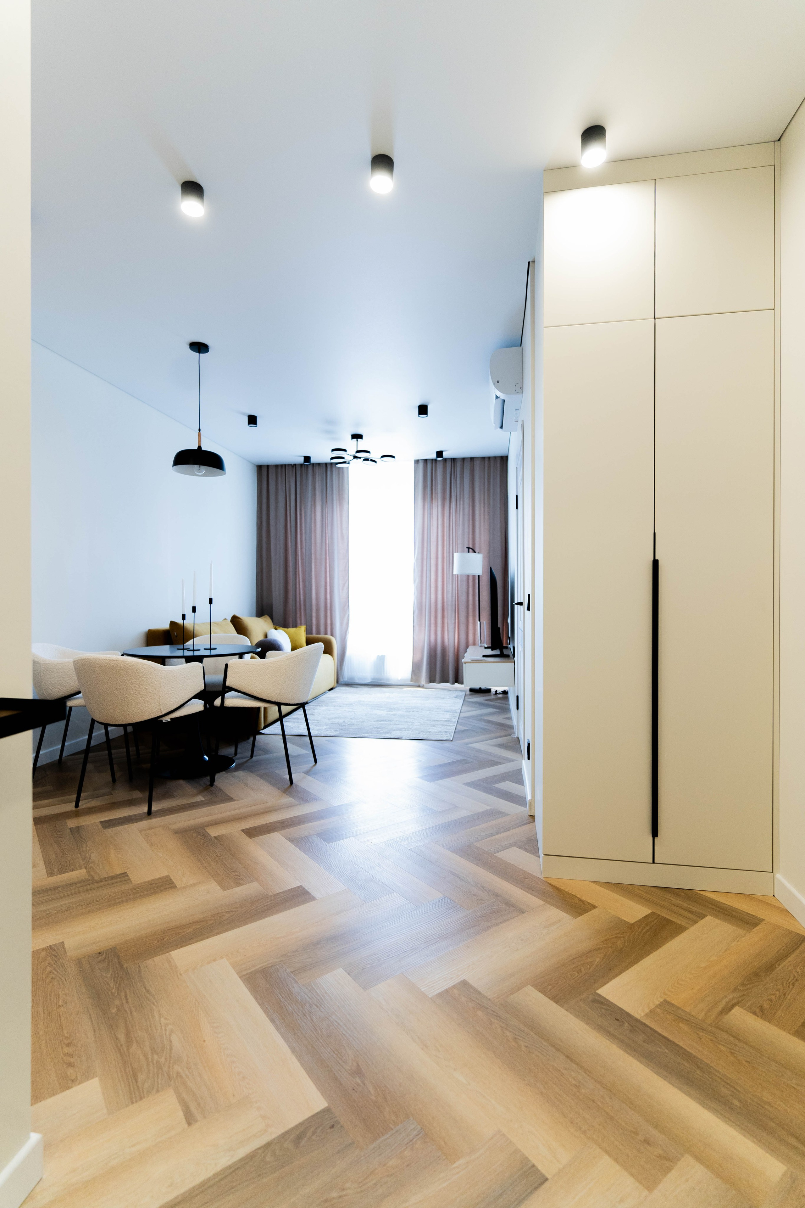 Kronstadt Boulevard. Rezyame