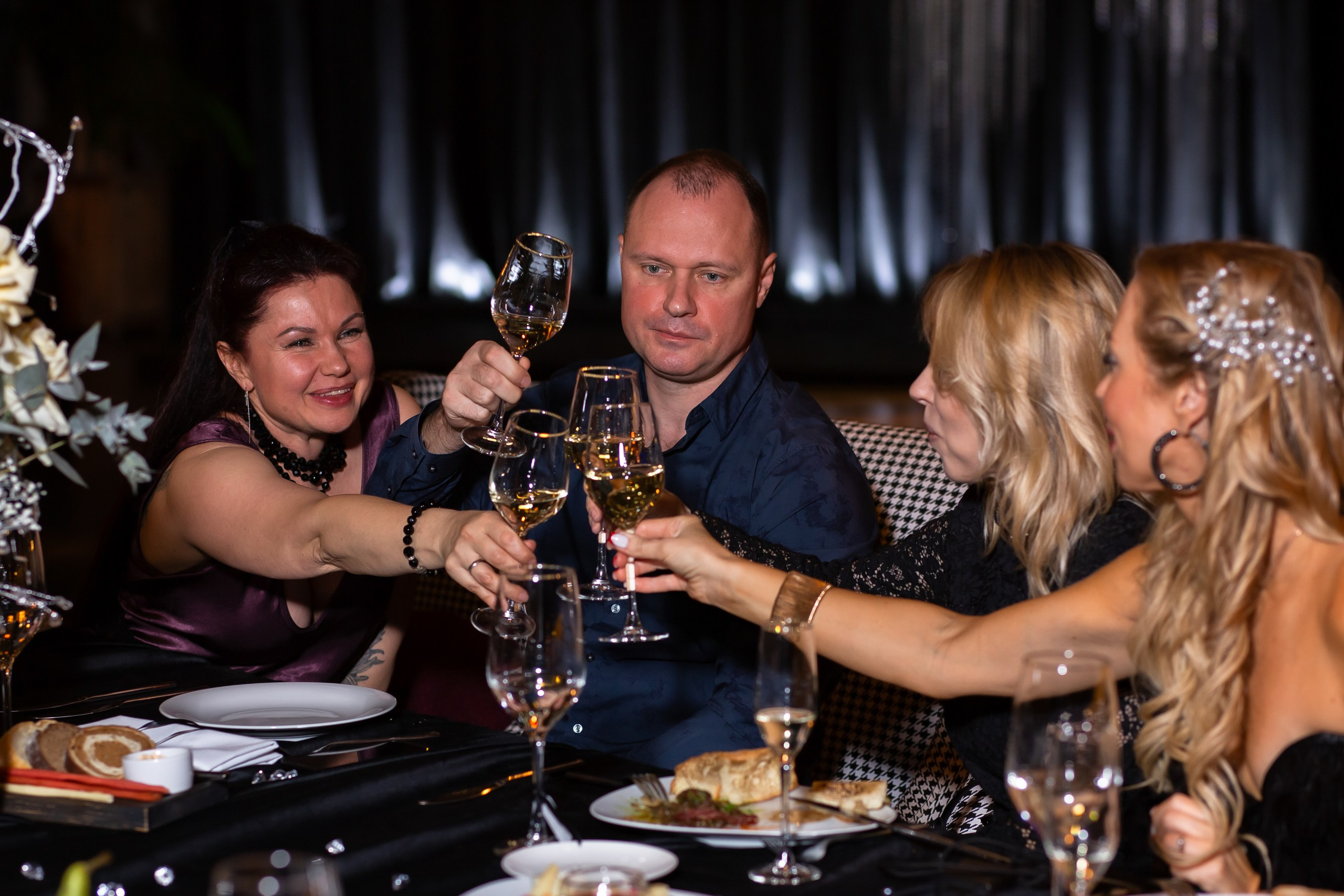 Корпоративный фотограф в Сочи и Сириусе — Премиум репортаж и тимбилдинги. Фотограф Сочи Адлер. Солькаева Анастасия