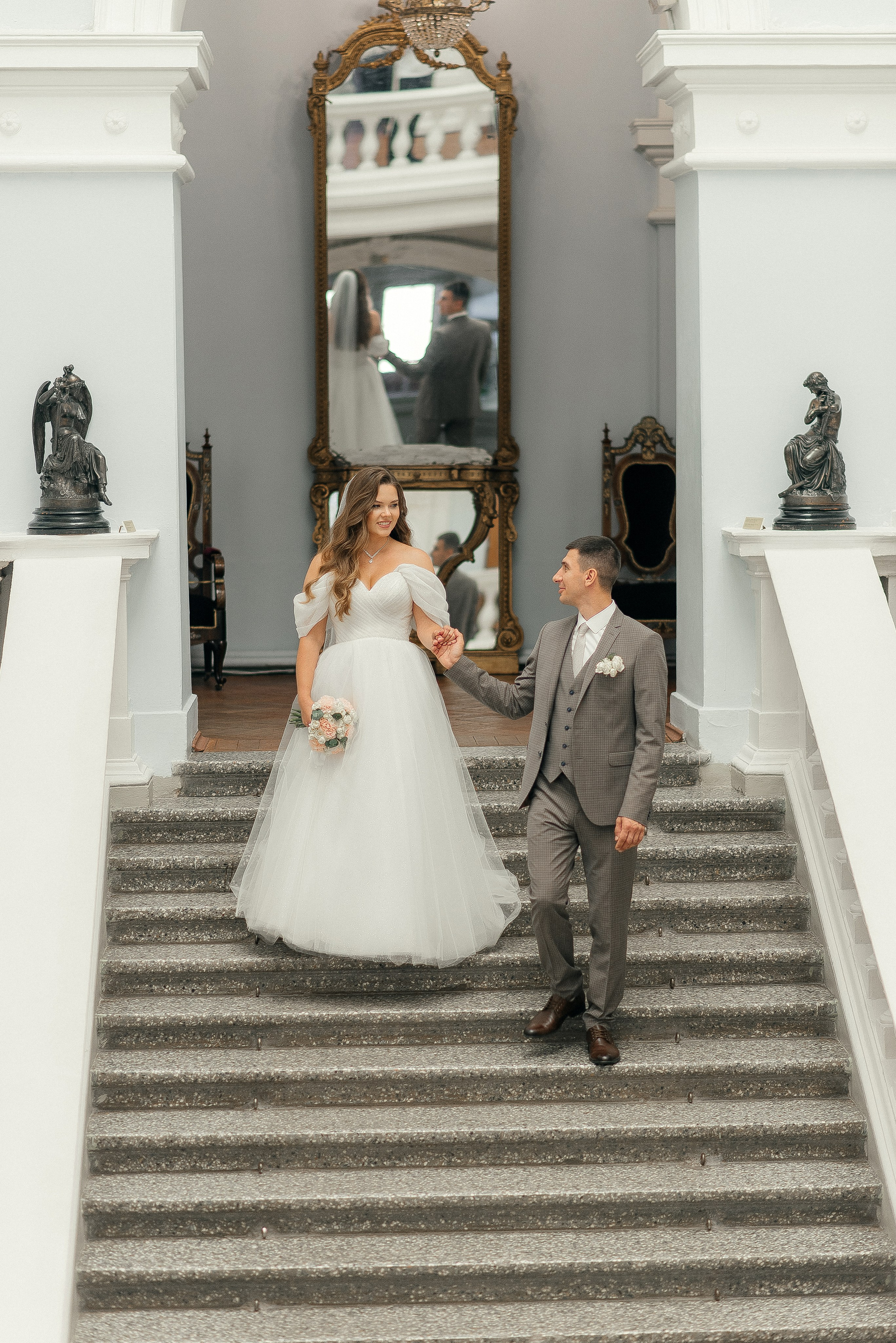 Михаил и Анна. Главная