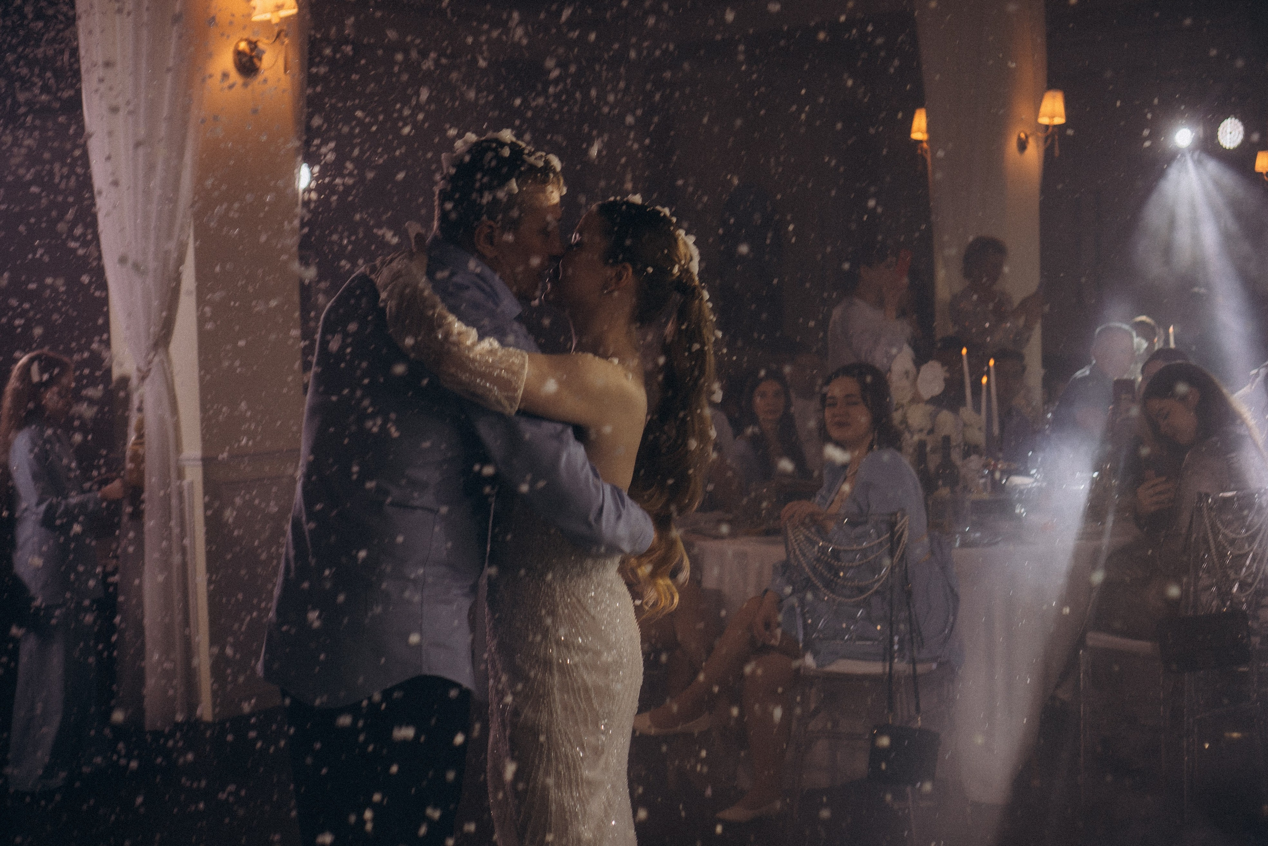 СВАДЕБНАЯ СЬЕМКА СБОРОВ В ОТЕЛЕ И ВЫЕЗД НА ЦЕРЕМОНИЮ (СНЯТО В СИБИРЕ В НИЖНЕВАРТОВСКЕ). Профессиональный фотограф, Санкт-Петербург — Виктория Богомолова