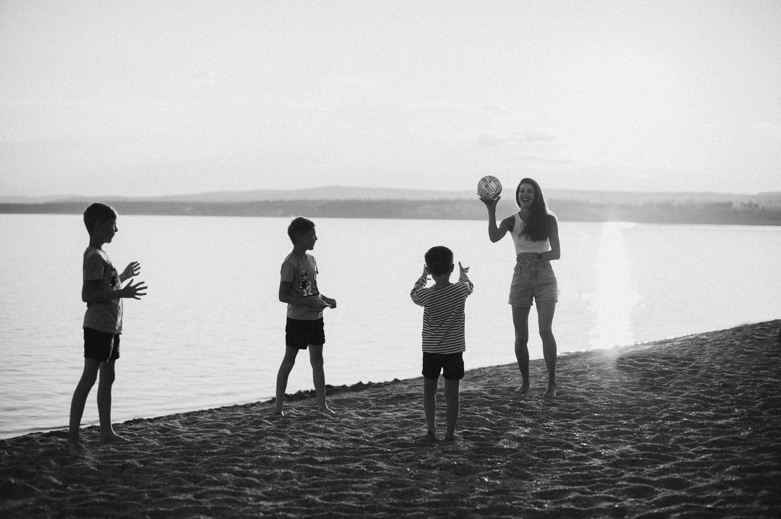 Катя и детишки на Арахлее. Фотограф Виктория Воронина