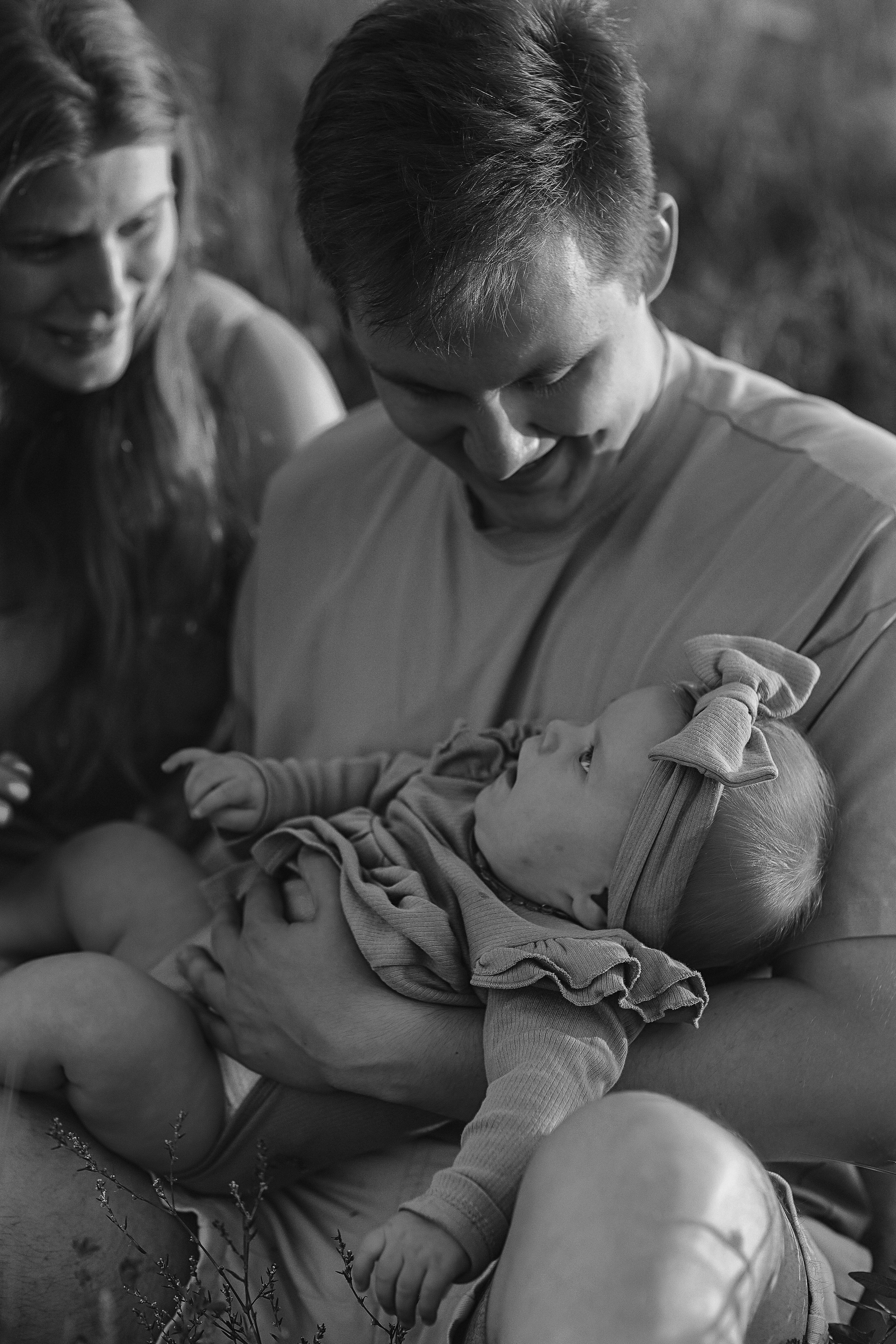 Закатное поле семейная. Семейный фотограф Тюмень, фотограф на роды Салмина Мария