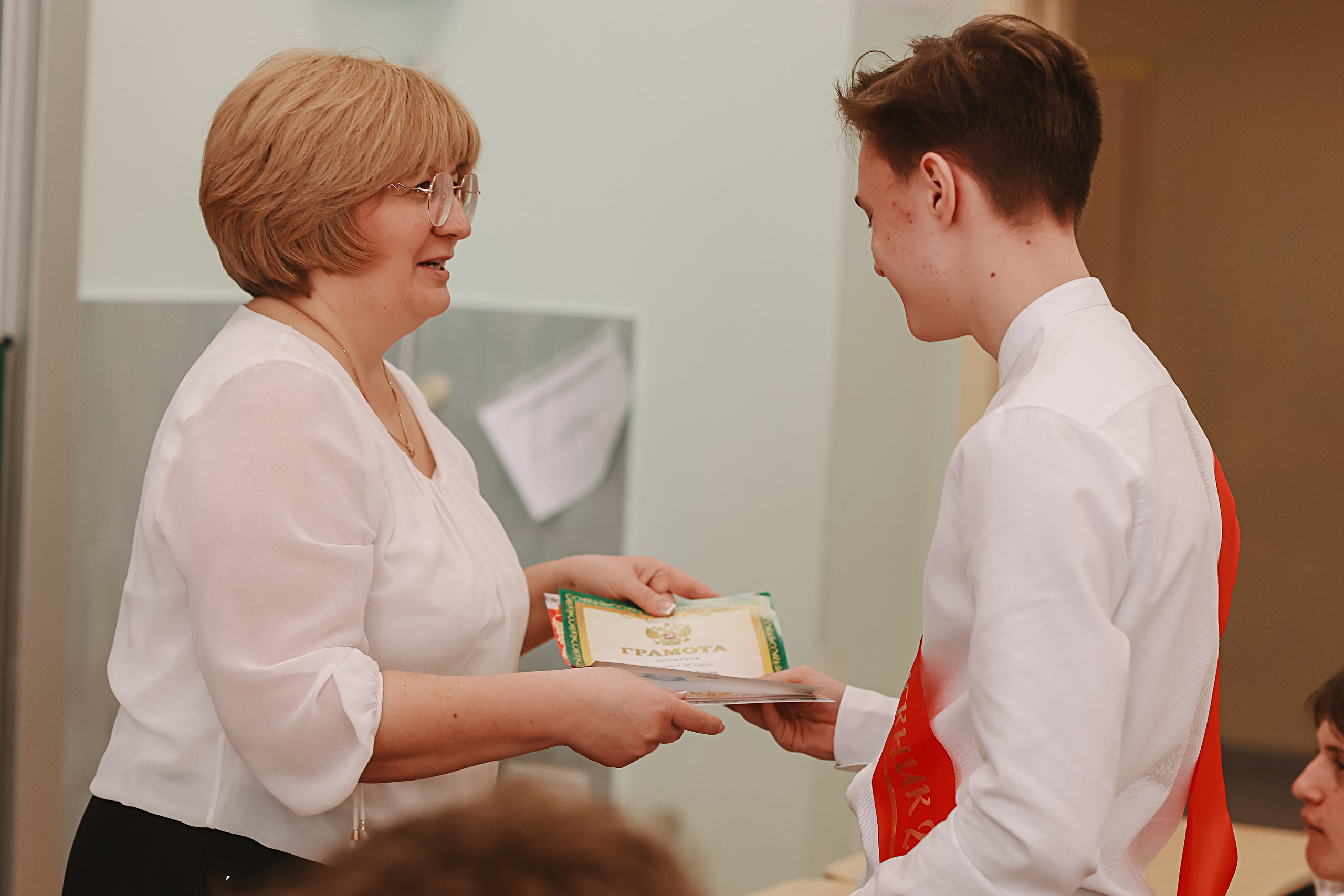 Последний звонок. Семейный фотограф Тюмень, фотограф на роды Салмина Мария