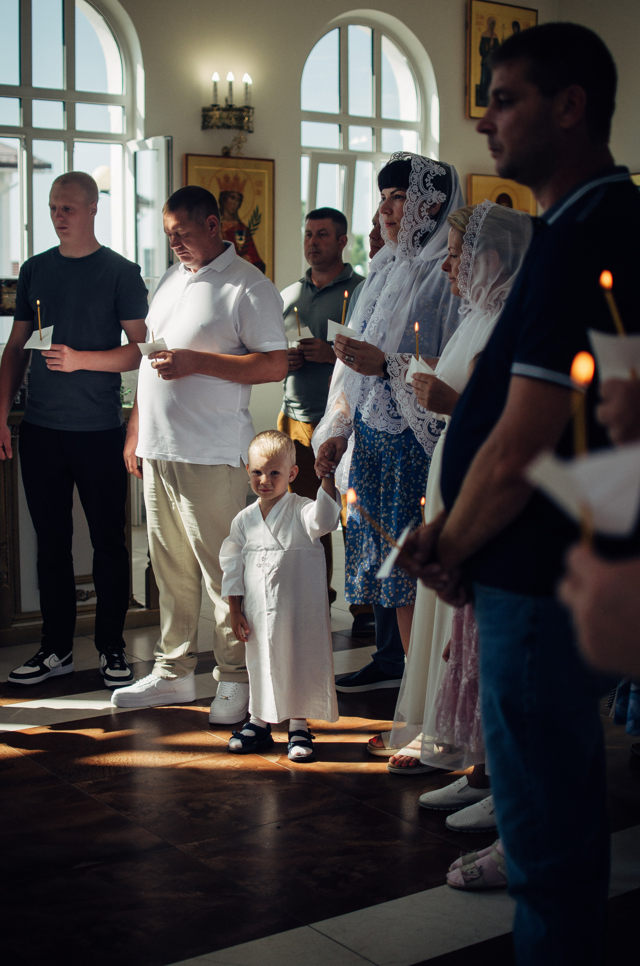 Крещение Андрюши — Трогательные моменты в фотографиях. Семейный фотограф во Всеволожске и Санкт-Петербурге Юлия Капустина
