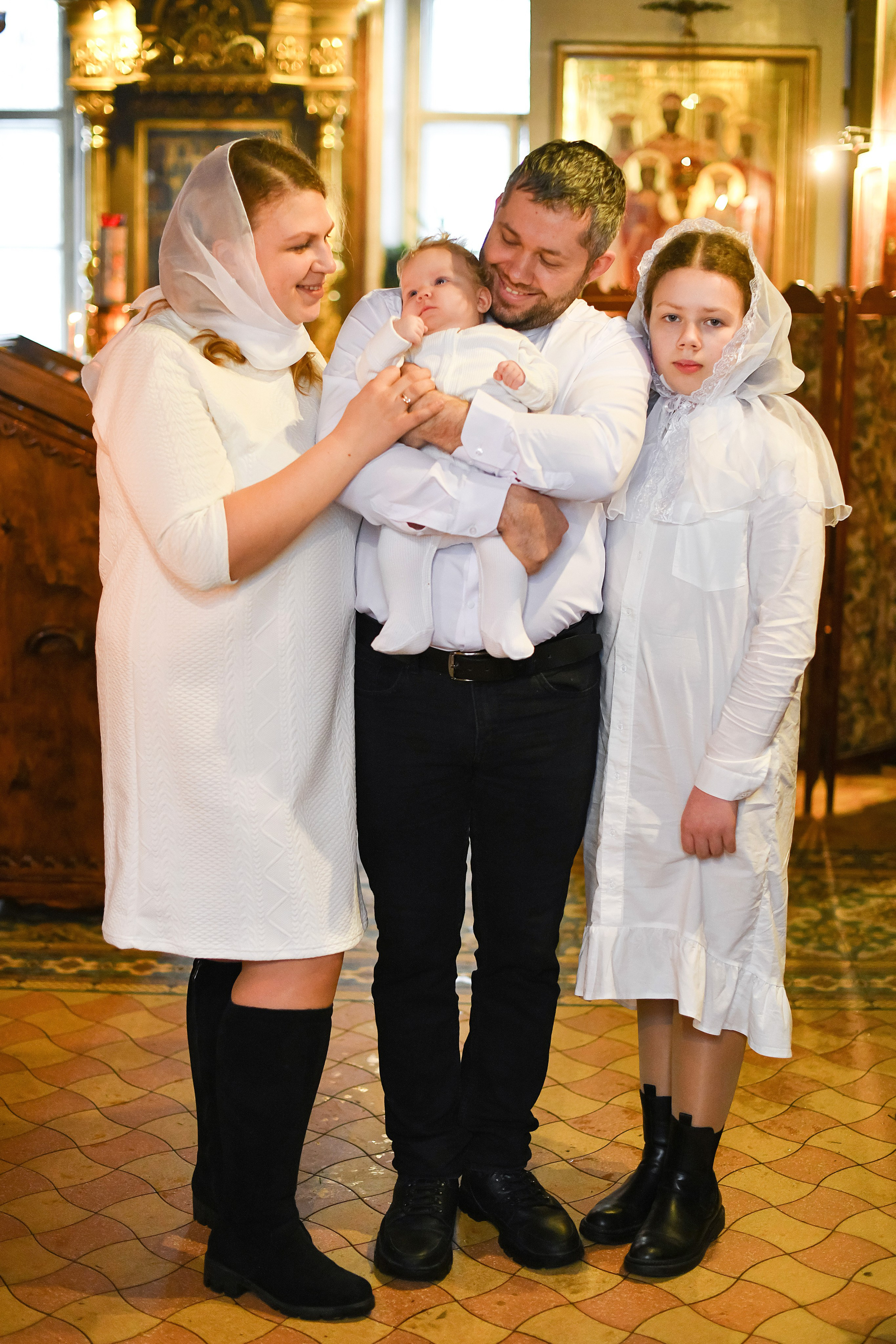 Крещение Анны. Храм Зосимы и Савватия. Гольяново. Свадебный и портретный фотограф в Москве Галина Борисова