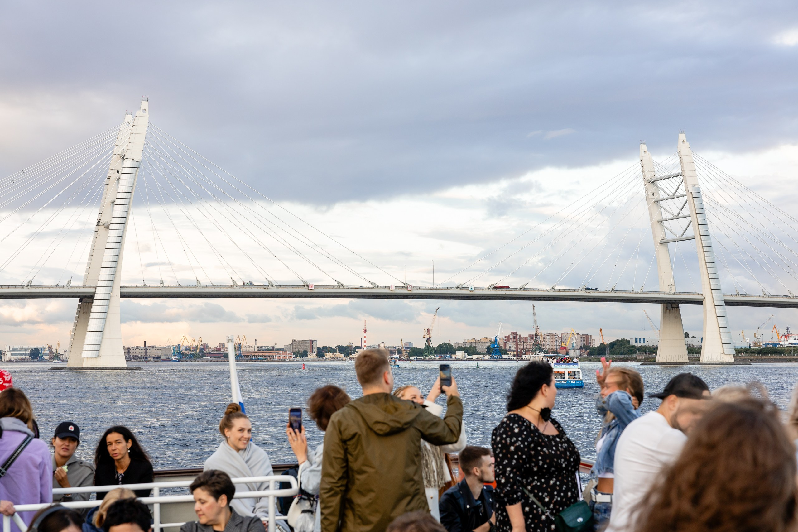 Вантовый мост ЗСД с борта теплохода