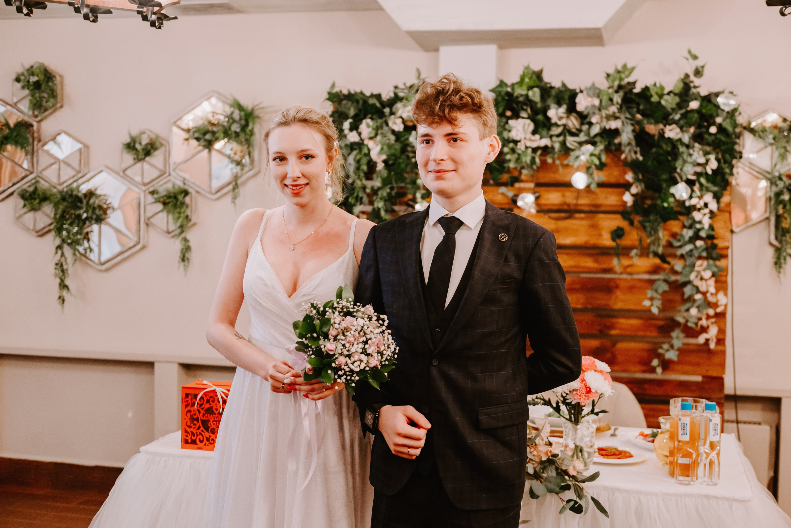 Свадебная фотосессия в музыкальном театре в г. Кемерово