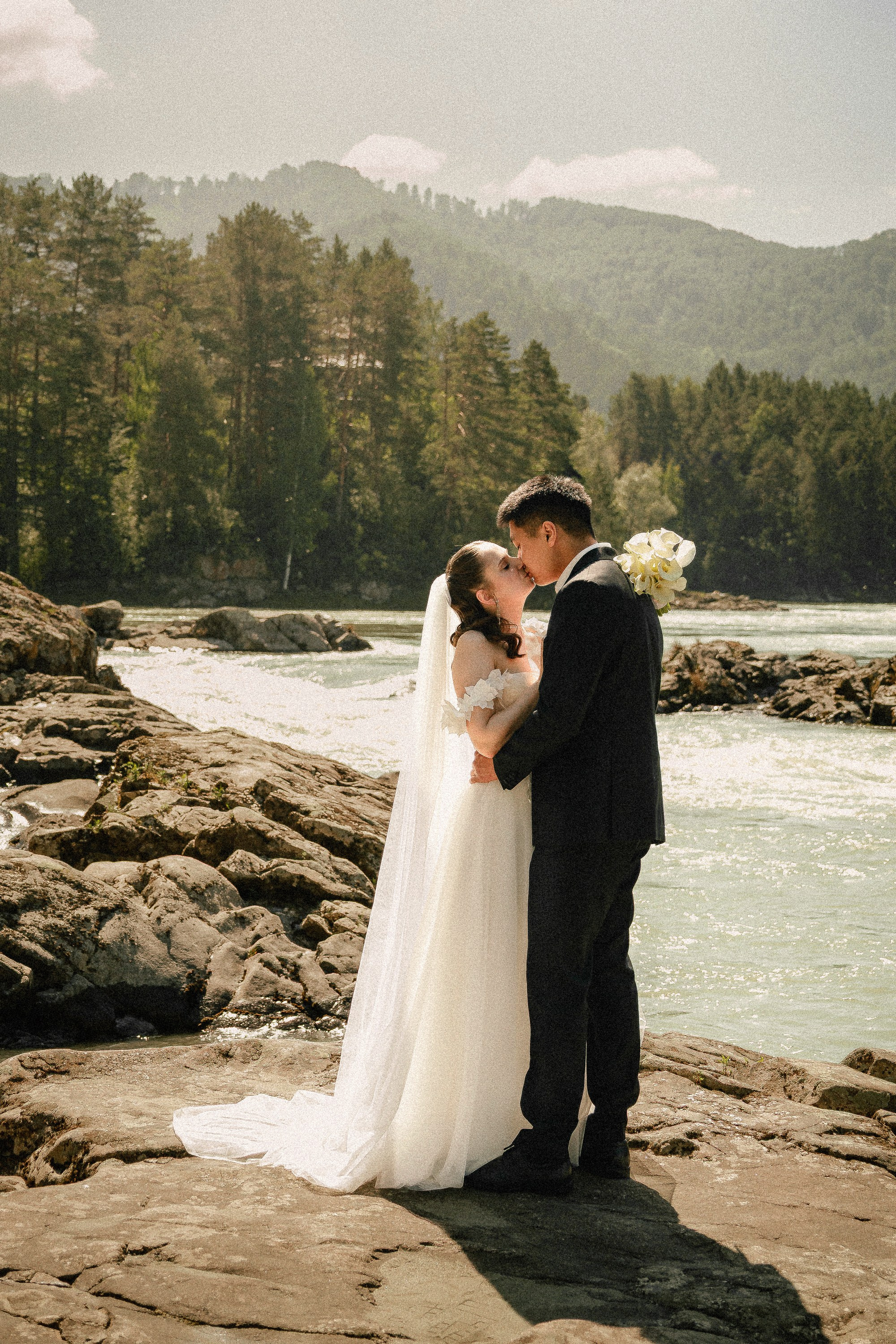 Айан и Вероника. Фотосъемка свадеб и семейных фотосессий в Республике Алтай