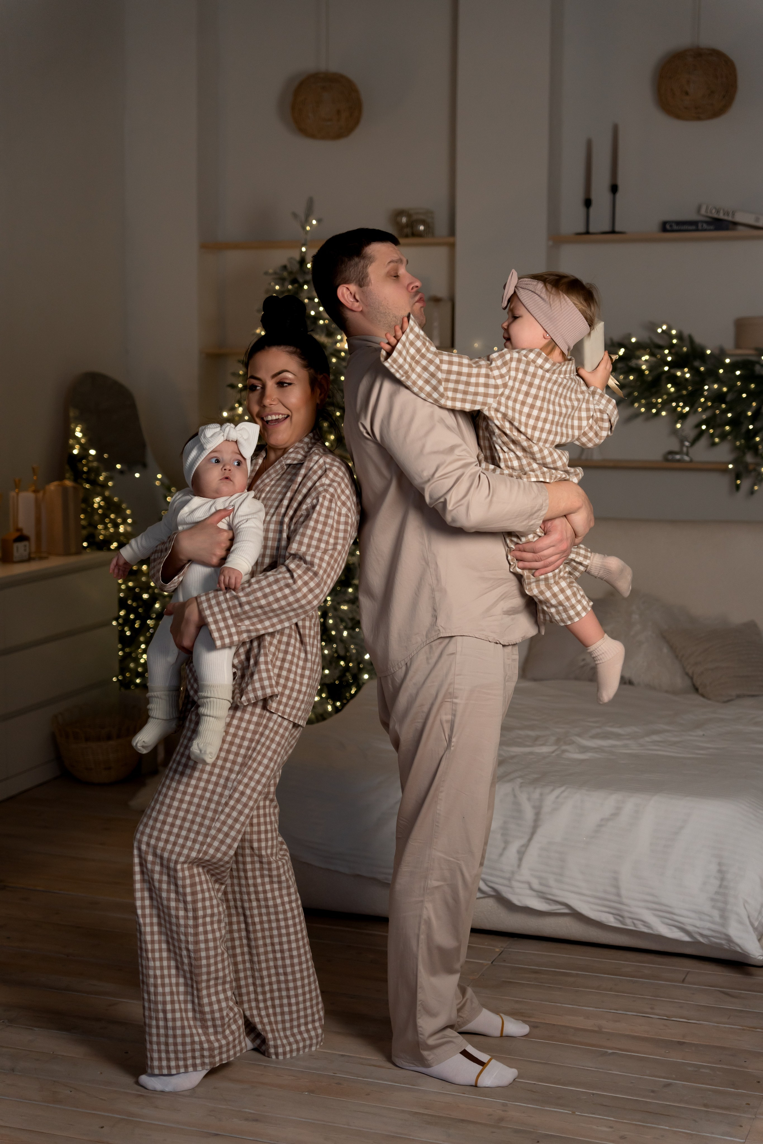 Теплая новогодняя семейная фотосессия. Фотограф в Красноярске. Юлия Чаушанская