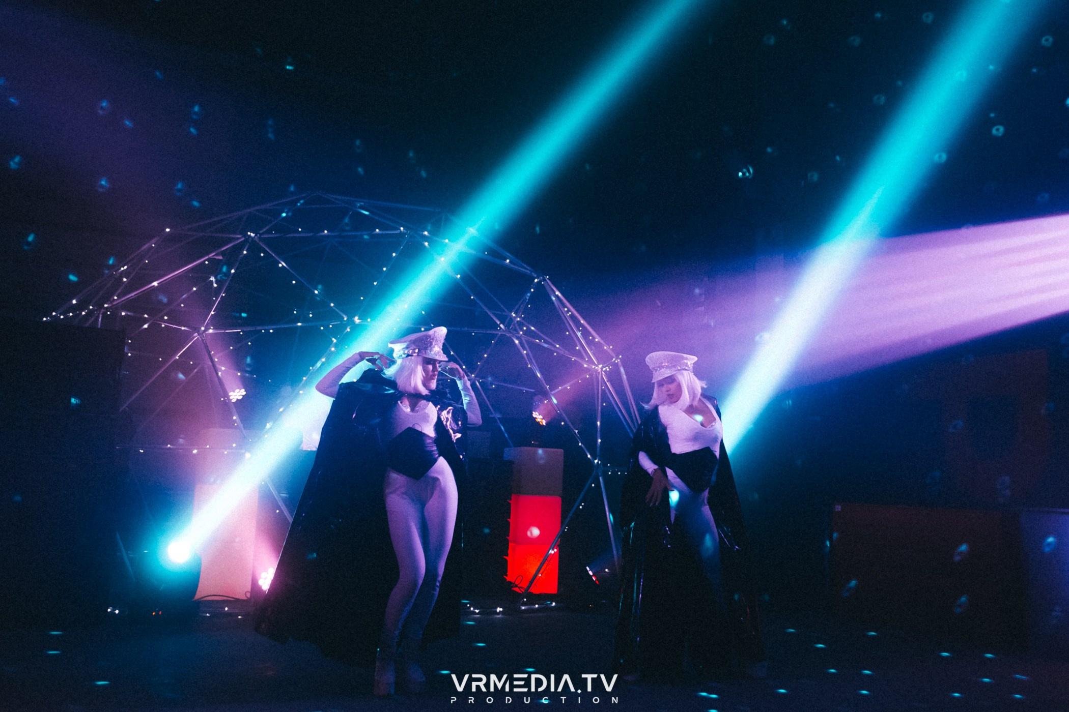 WEEKEND HALL в культурном пространстве «Редакция»