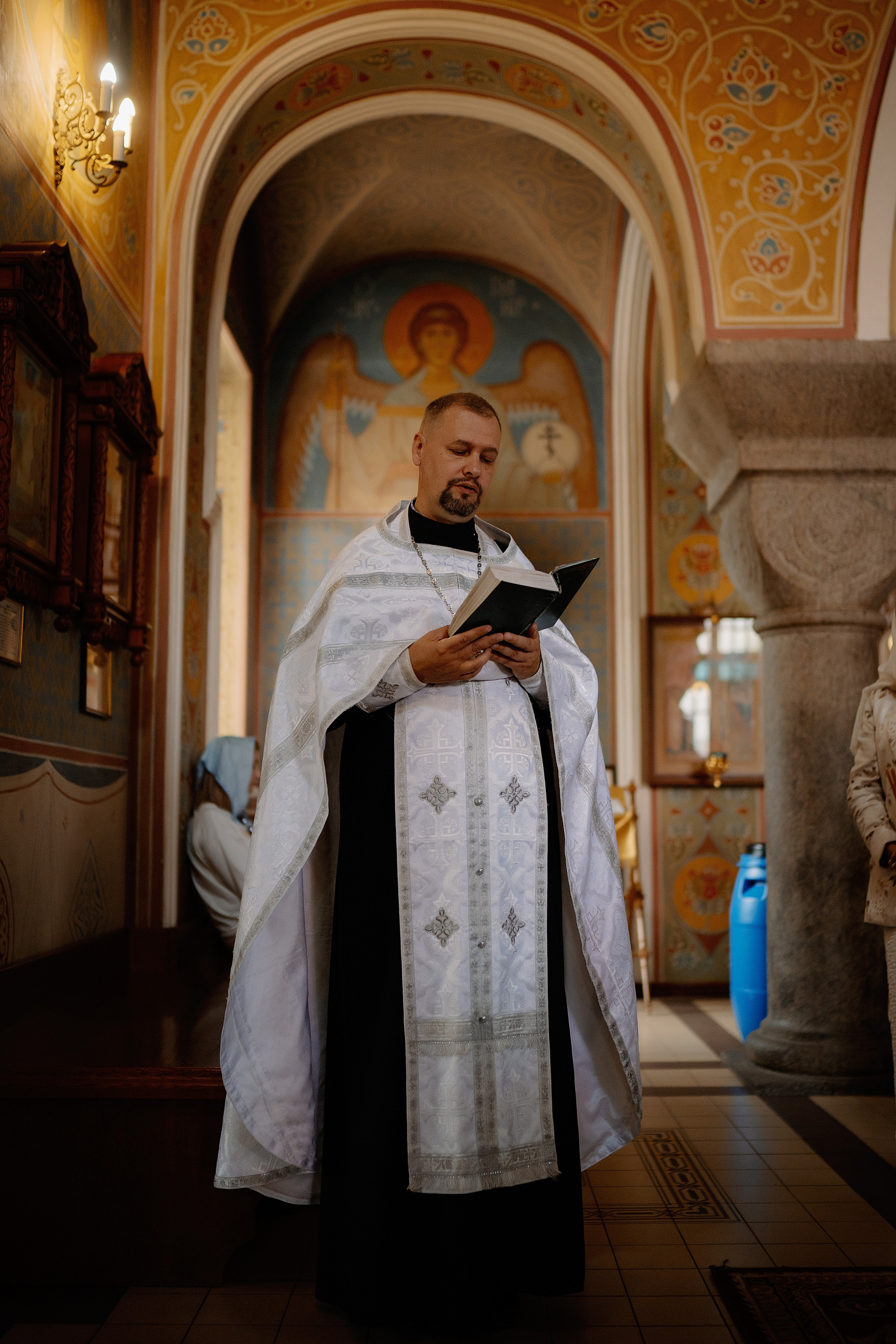 Крещение Эммы. Фотограф на Крещение и Венчание в Красноярске Рамазанова Юлия
