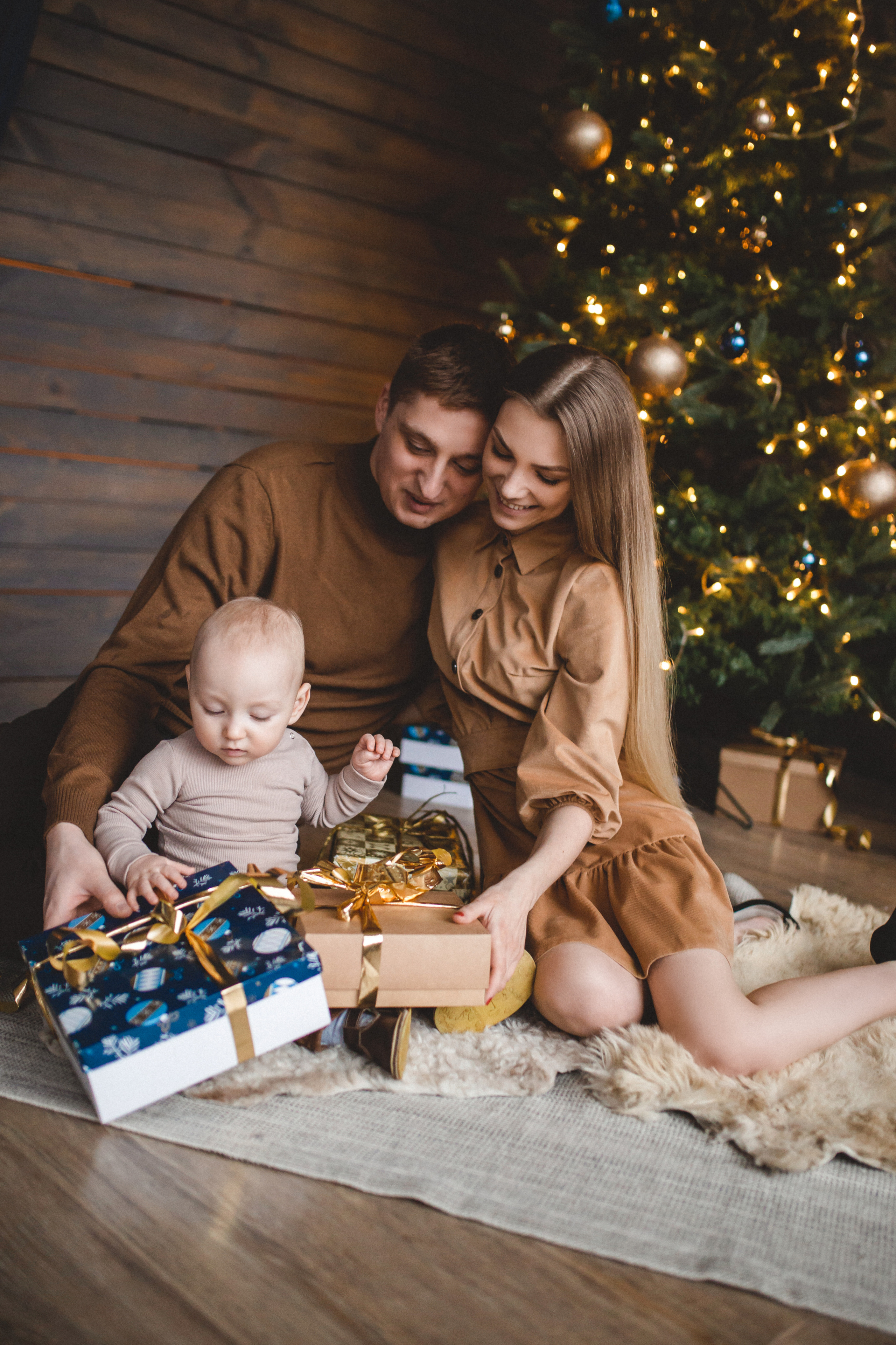 Новогодние Диана, Илья и Марк. Фотограф в Минске — Юлия Деяк. Фотосессии в Минске