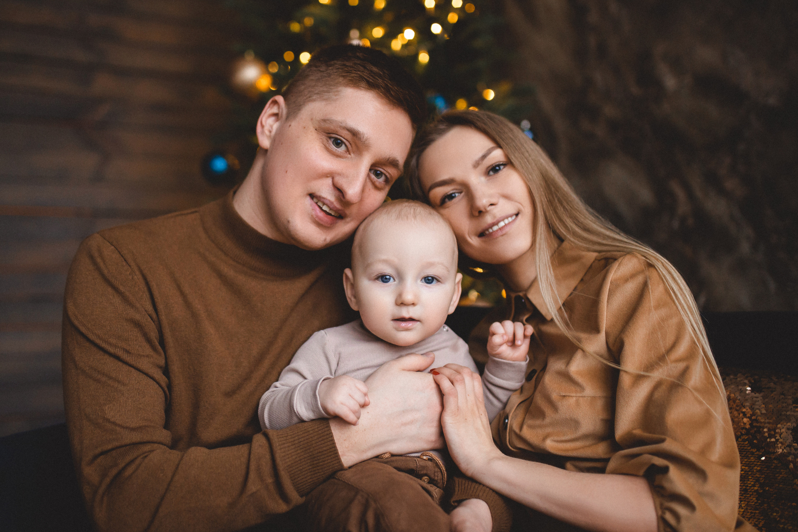 Новогодние Диана, Илья и Марк. Фотограф в Минске — Юлия Деяк. Фотосессии в Минске