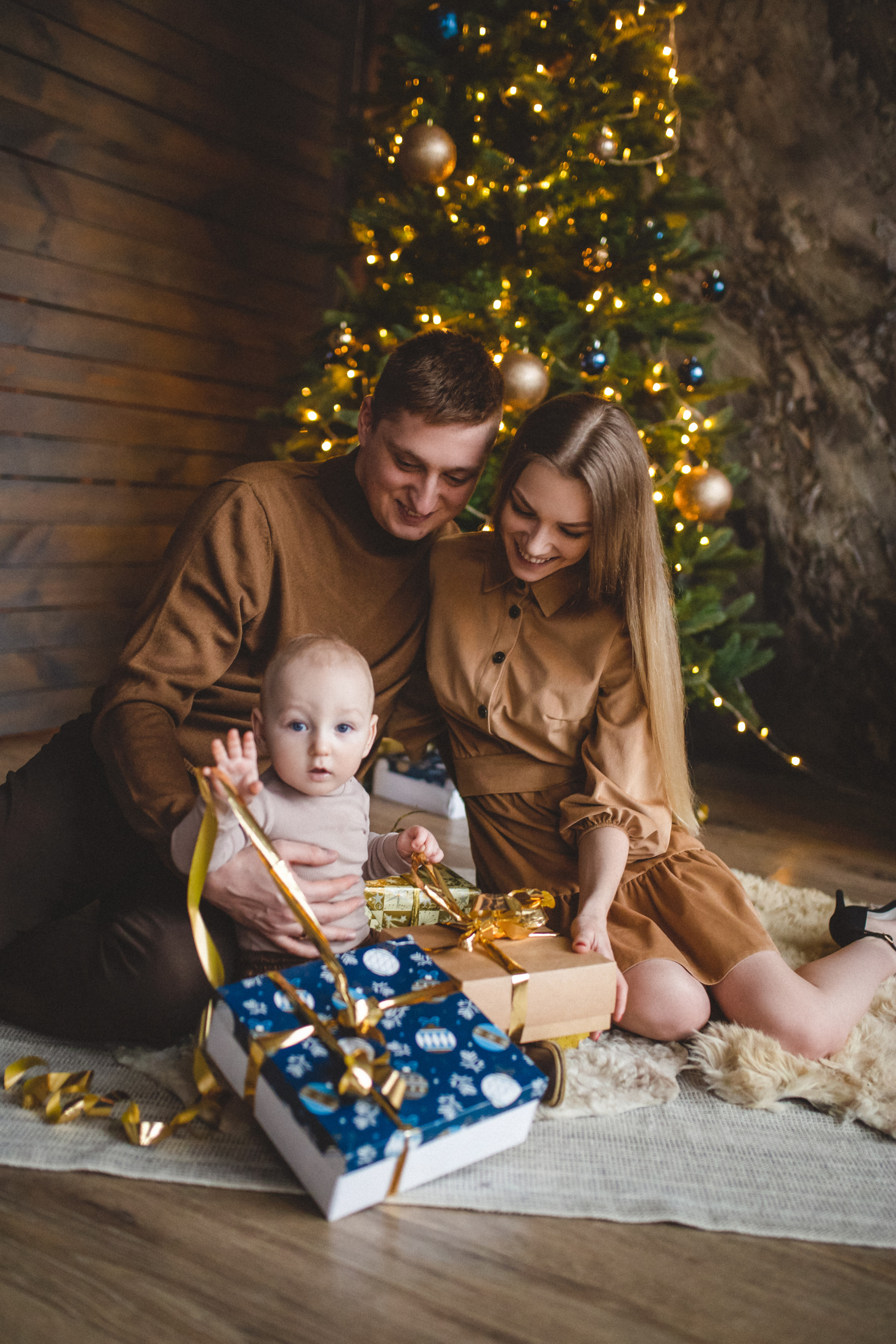 Новогодние Диана, Илья и Марк. Фотограф в Минске — Юлия Деяк. Фотосессии в Минске