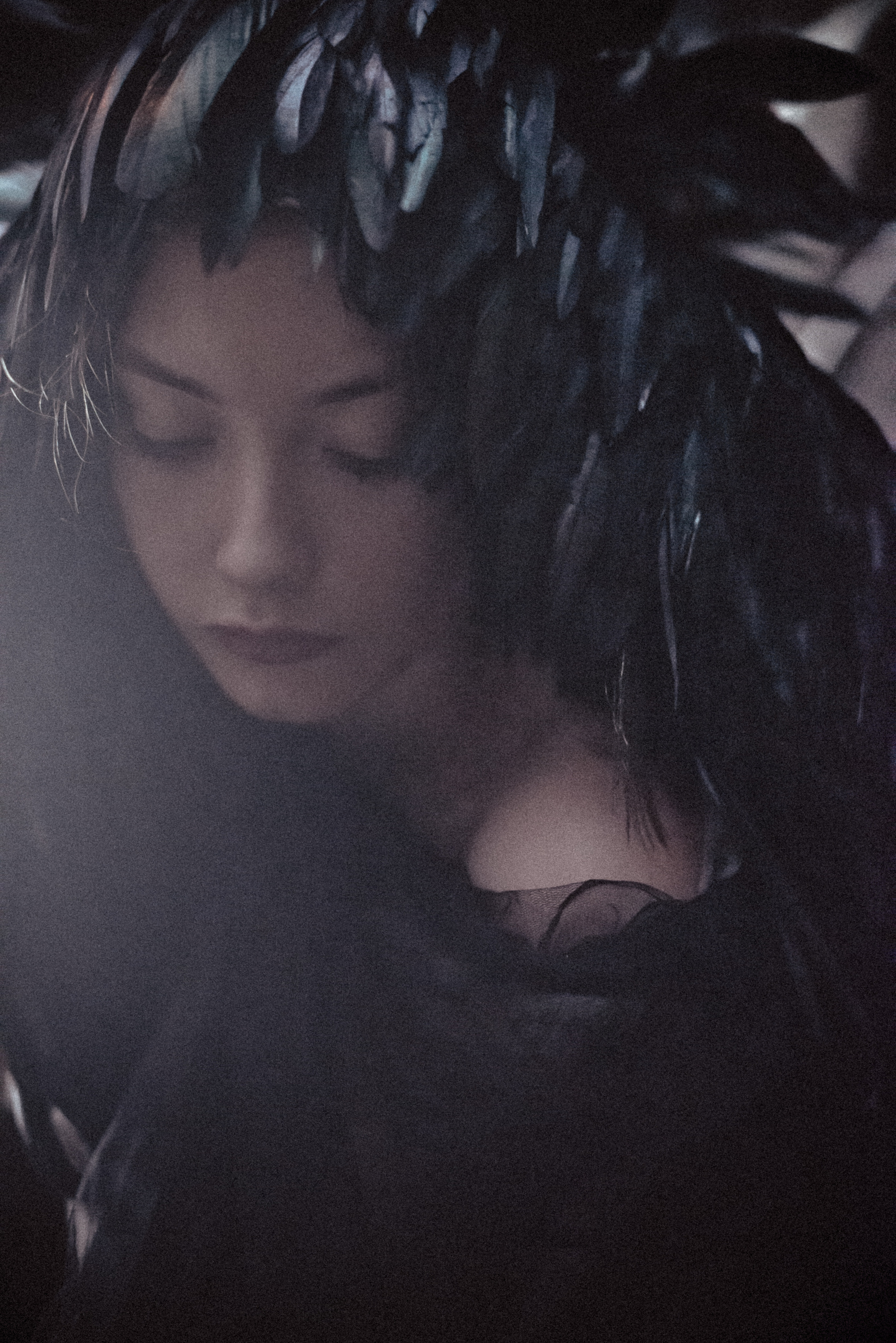 Фотосессия Екатерина Лиманцева девушка птица с перьями фотограф Евгений Матвиенко 