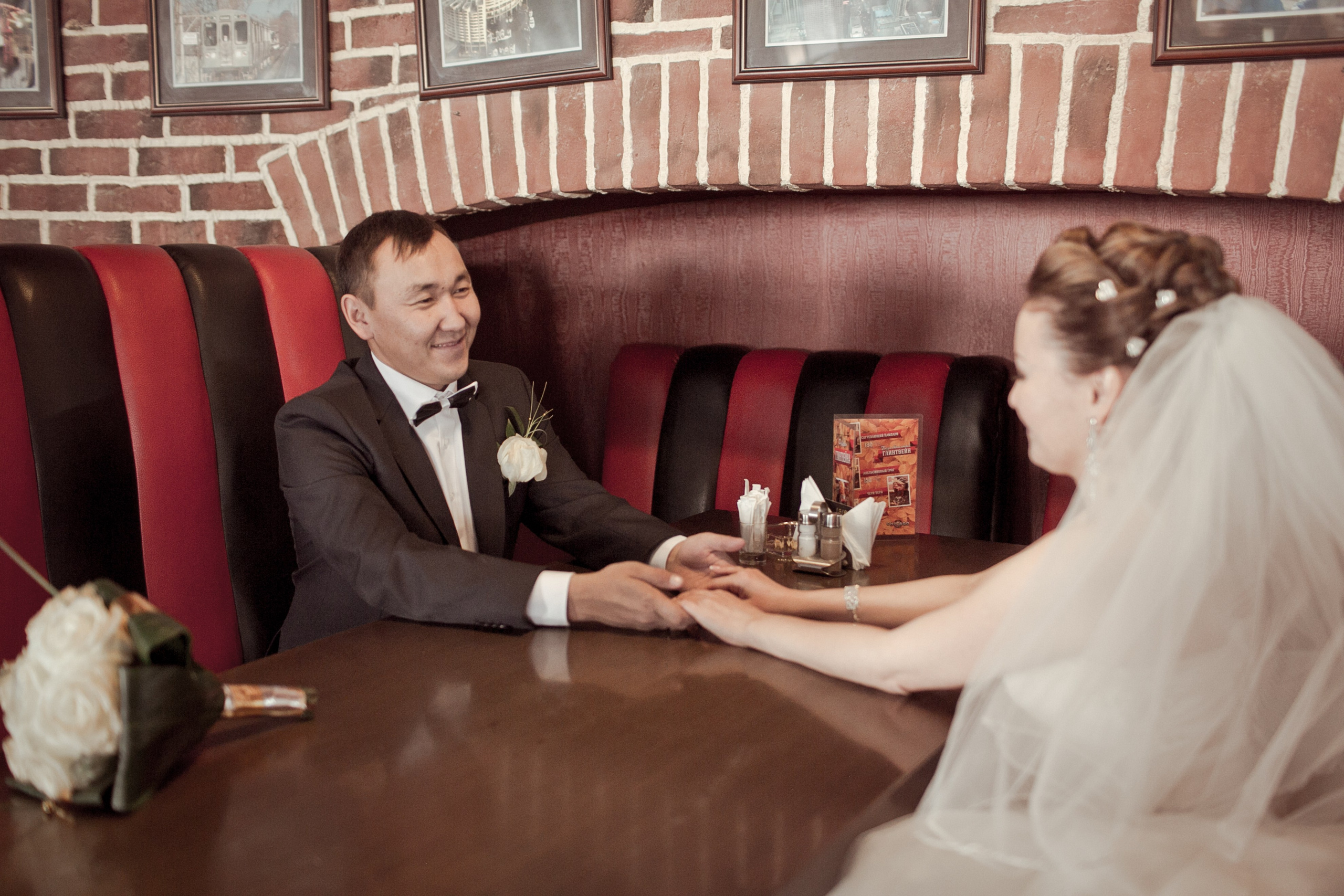 Зимнее свадебное фото. Фотограф Надежда Куин, Якутск