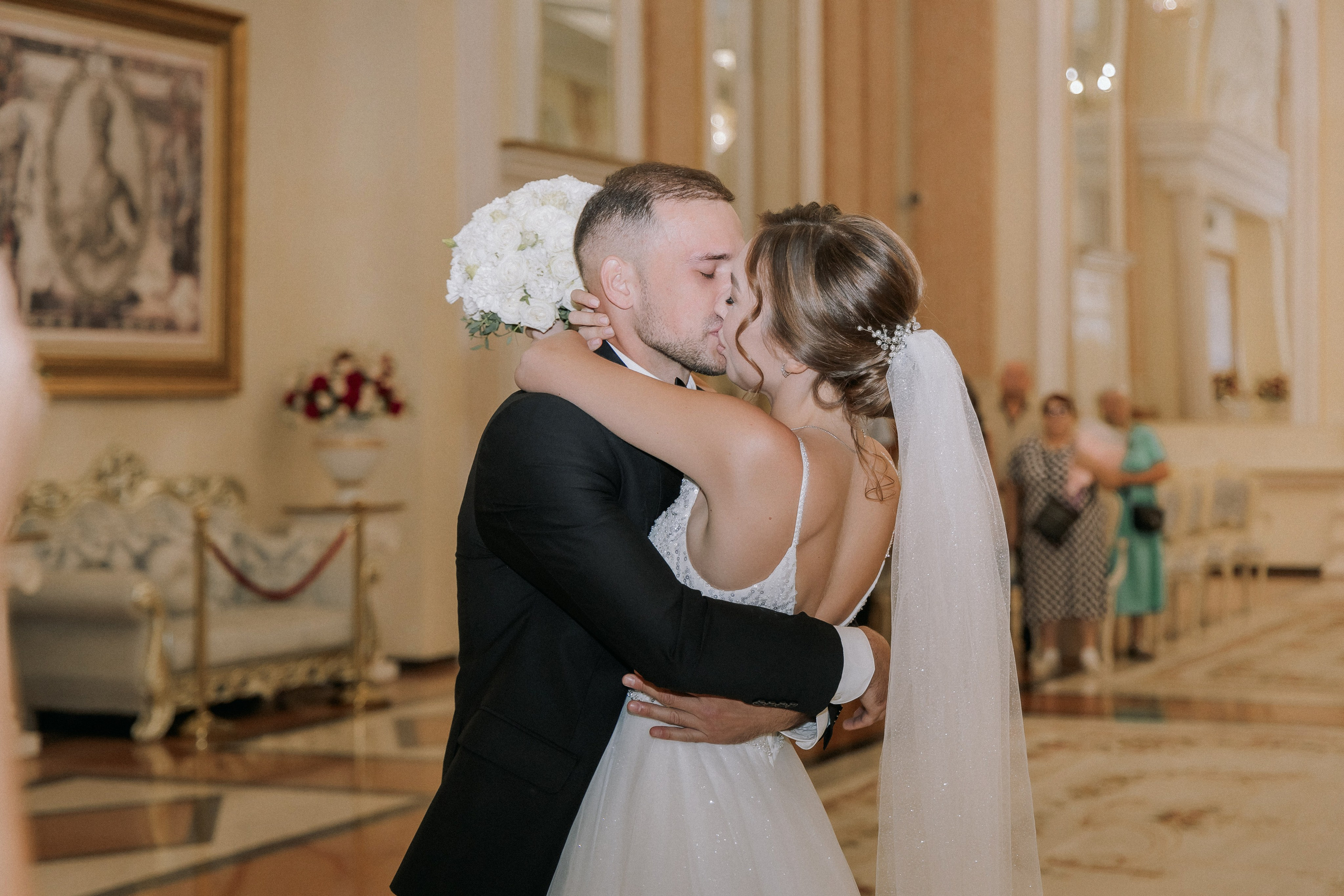 Свадебная прогулка Екатерины и Евгения. Свадебная фотография. Арина Рубах