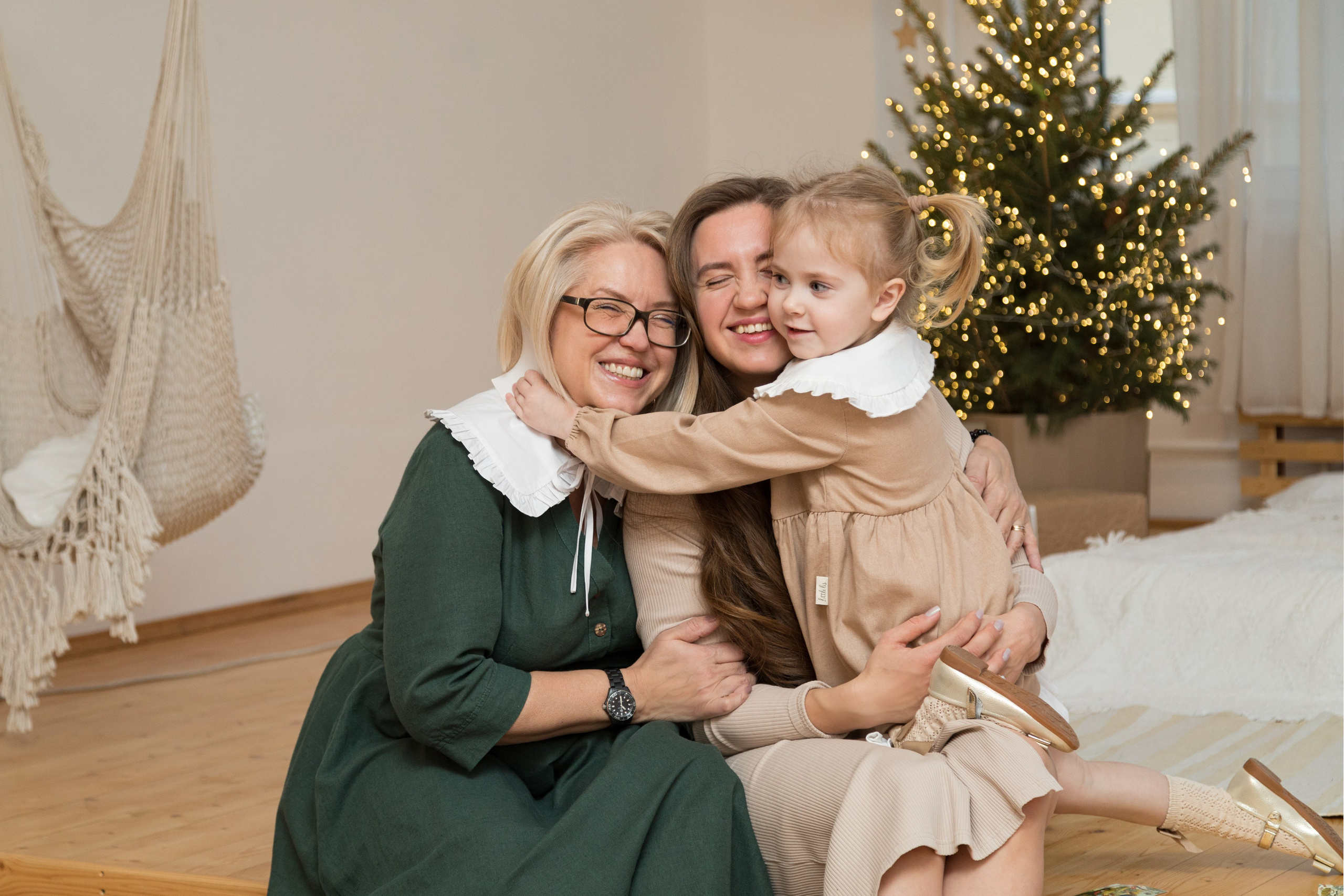 Семейная новогодняя студийная фотосессия. Детский и контент фотограф Надя Волкова Санкт-Петербург