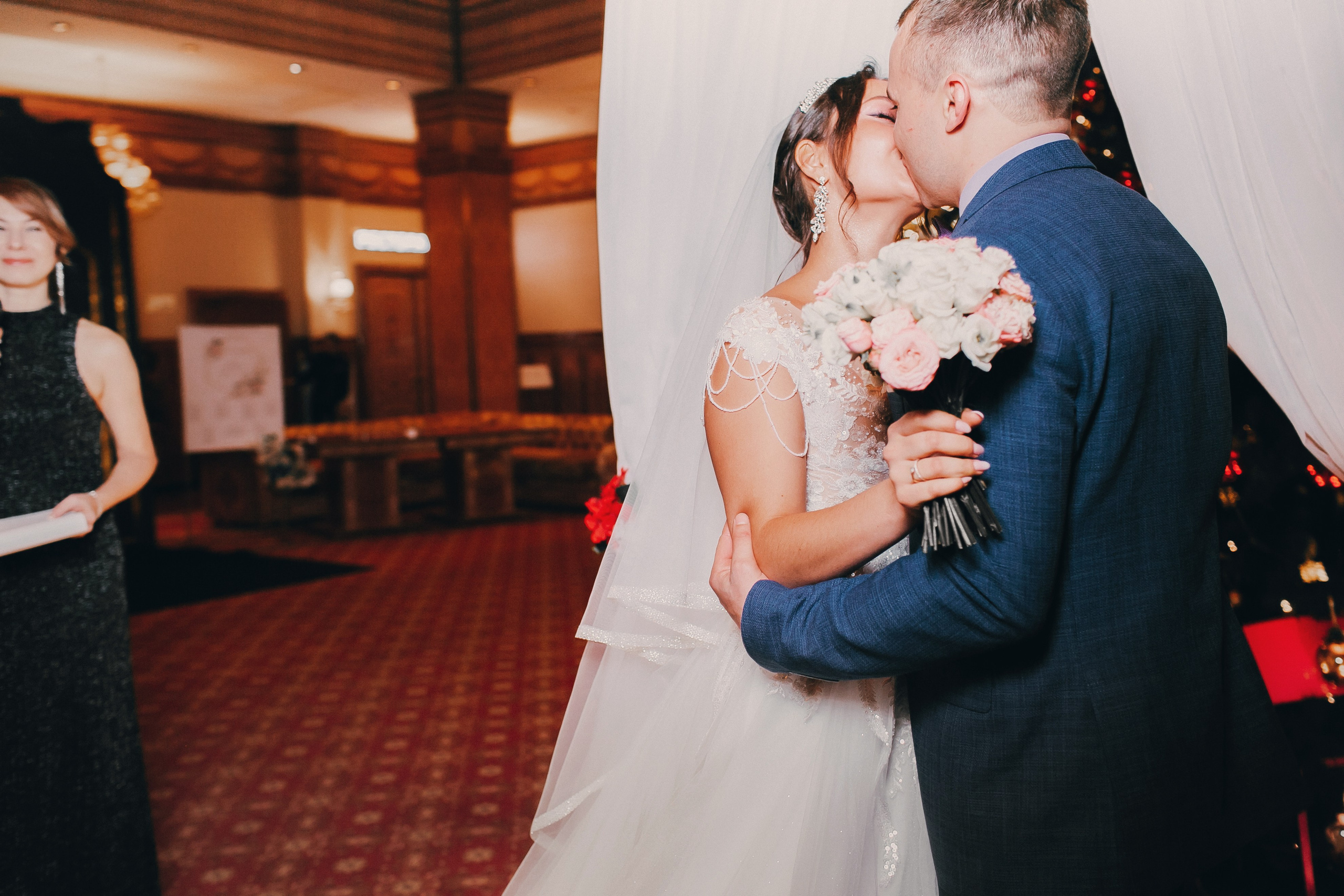 Съемка выездной регистрации в отеле. Свадебный и репортажный фотограф в Ярославле и Санкт-Петербурге Роман Микрюков