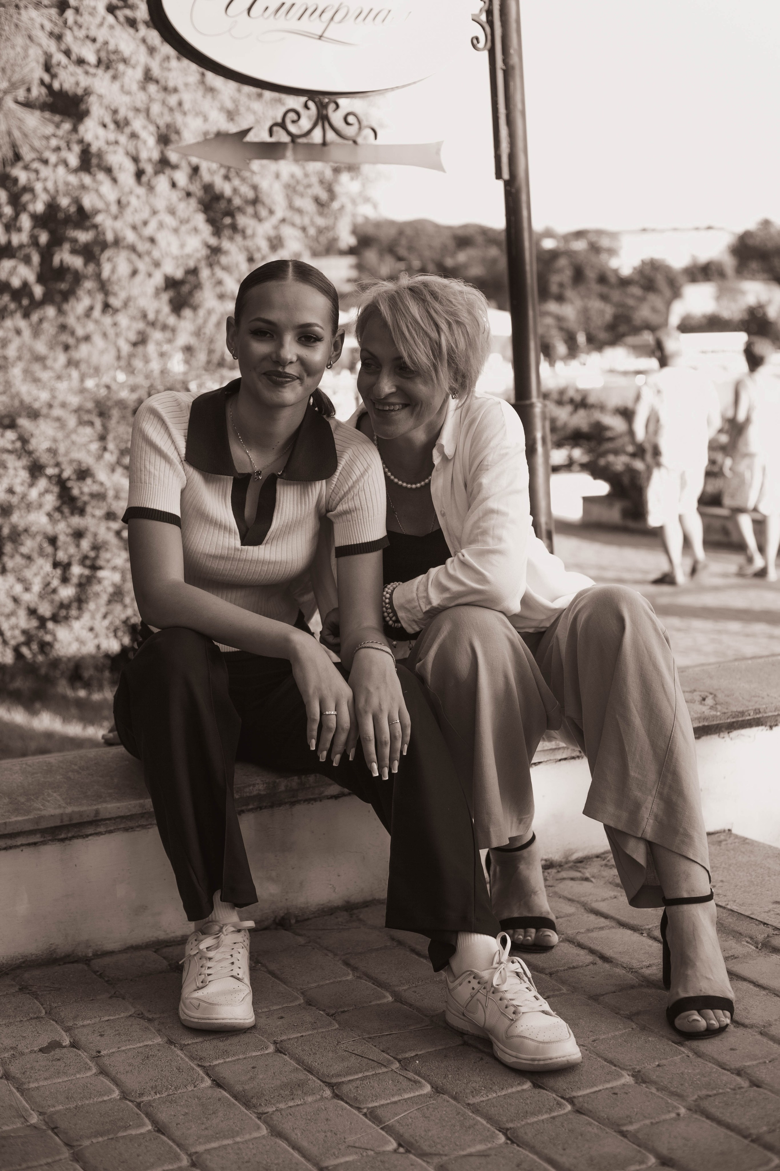 Абрау. Уличный фотограф Города N