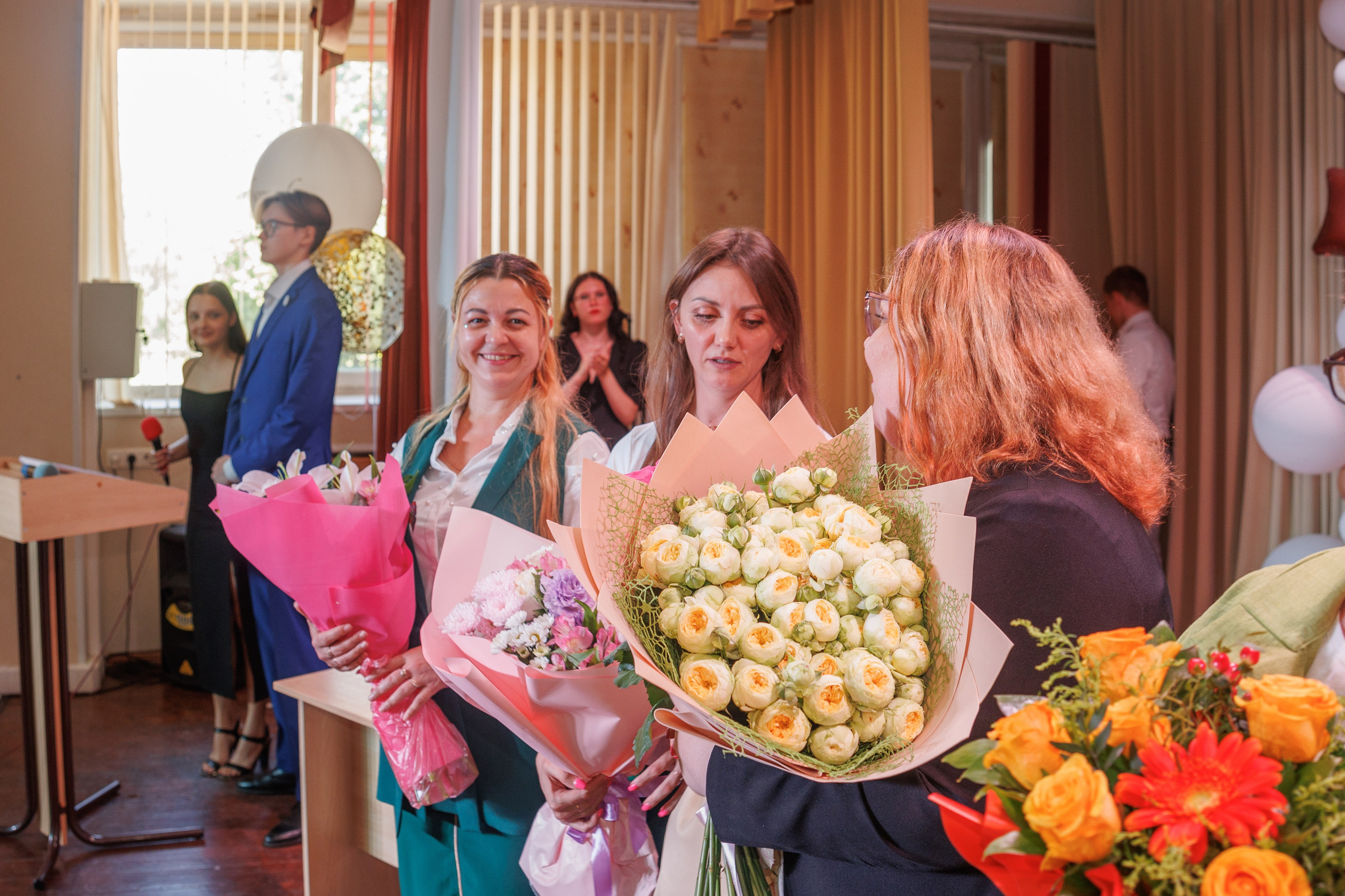 Вручение аттестатов. Свадебный и семейный фотограф в Новосибирске Ирина Дорошкова