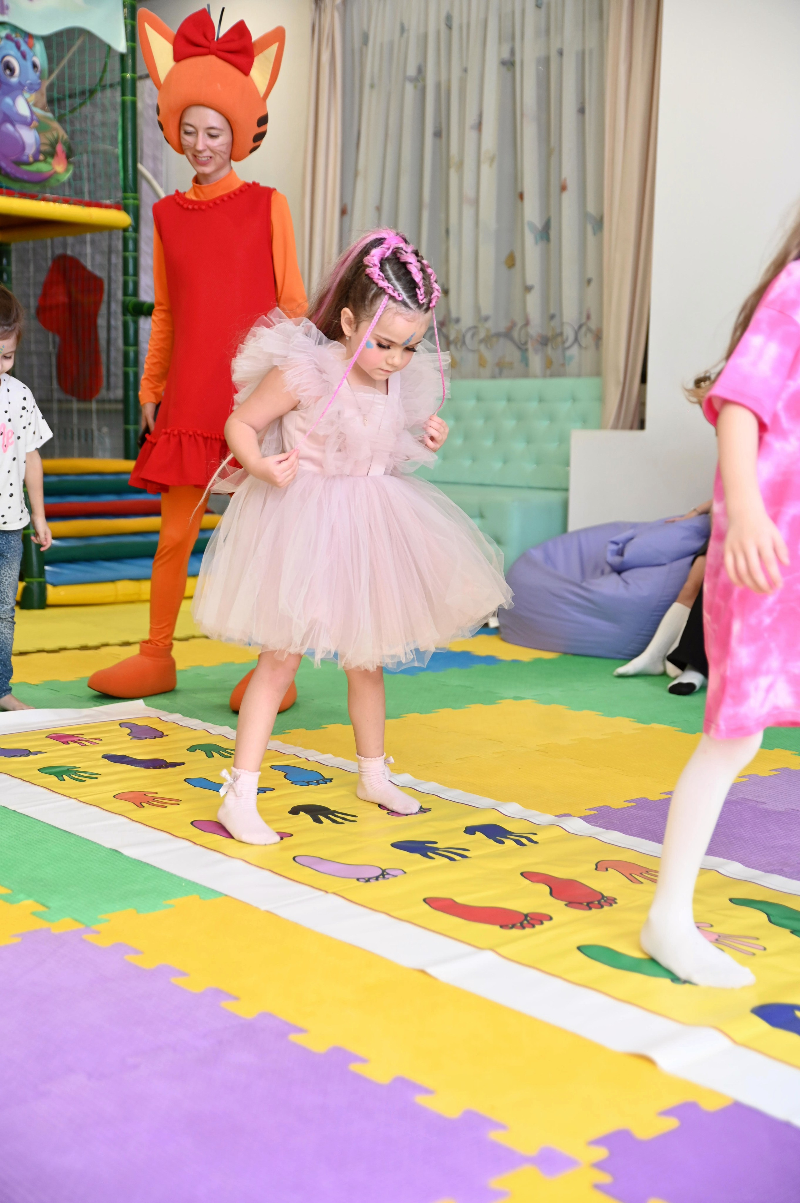 Игротека «Море Позитива». Я Ольга Казанцева, фотографирую снимаю ваши киноистории и печатаю фото и цифровые портреты на холсте