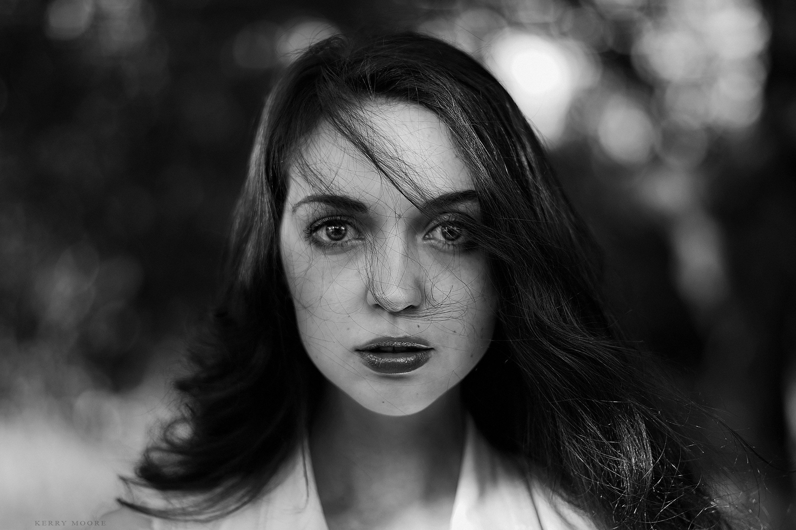 Девушка и ветер