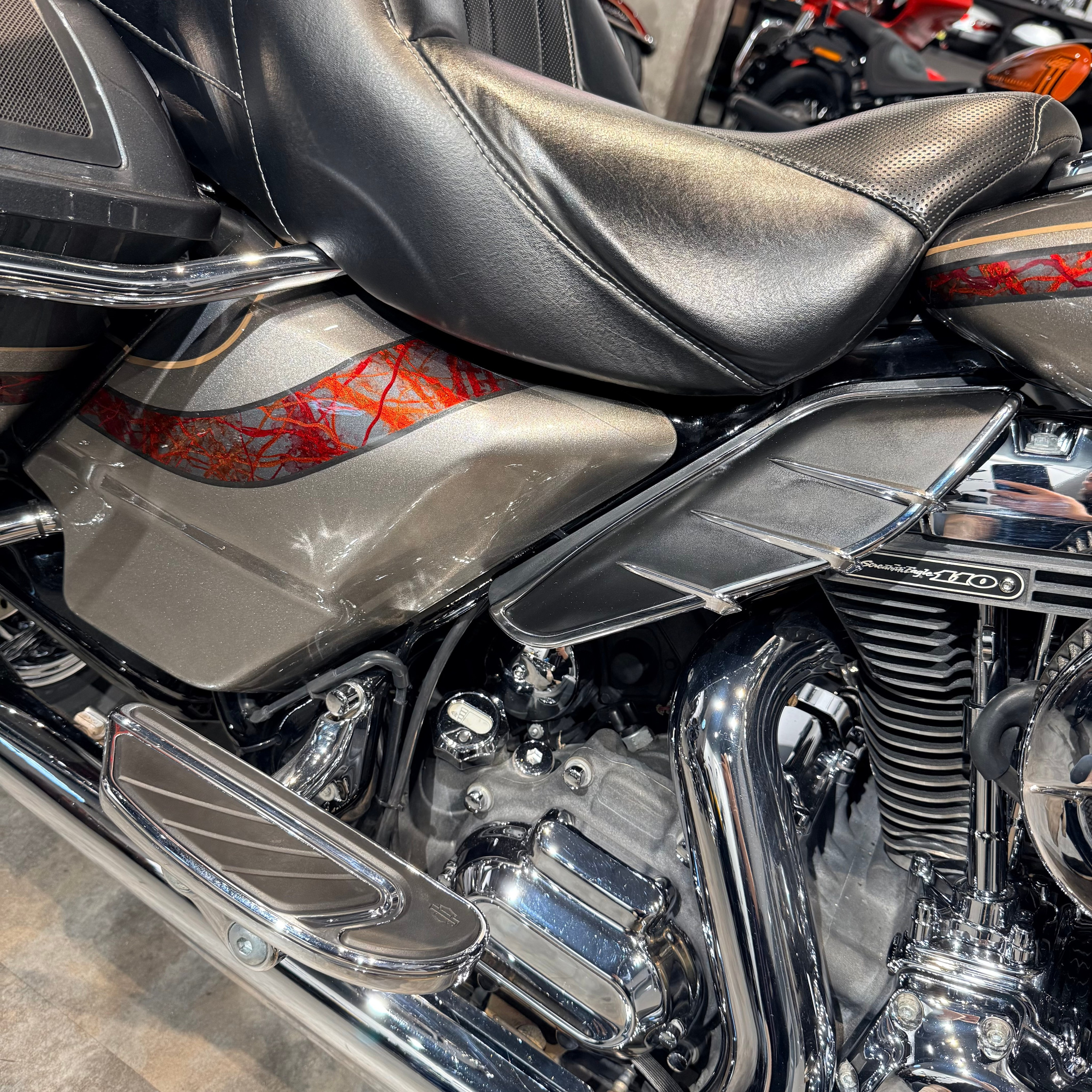 2015 CVO Еlесtra Glide Limited Сhаrсоаl Silver. Hello Davidson, Москва. Только хорошие мотоциклы…