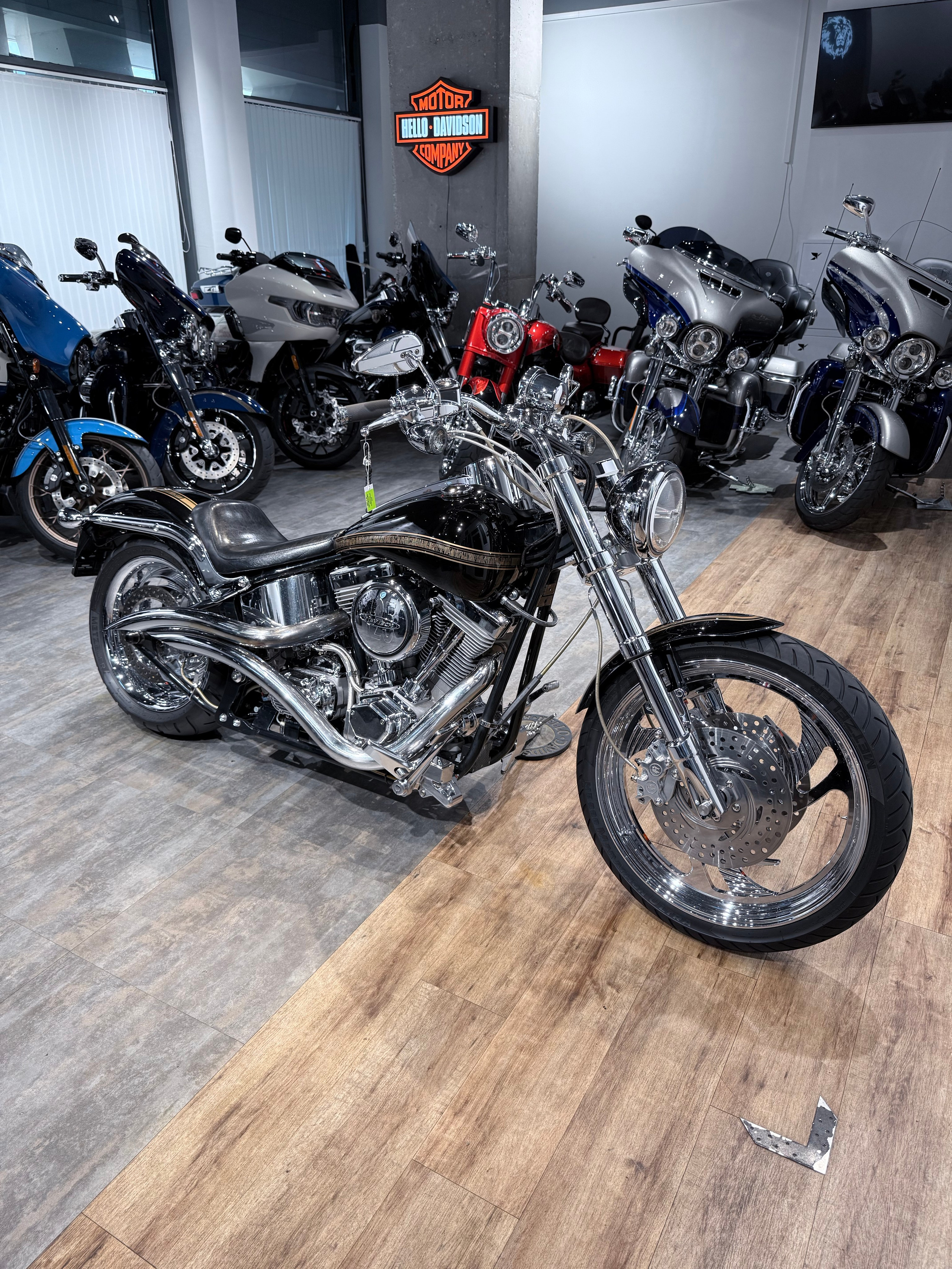 Breakout Custom. Hello Davidson, Москва. Только хорошие мотоциклы…