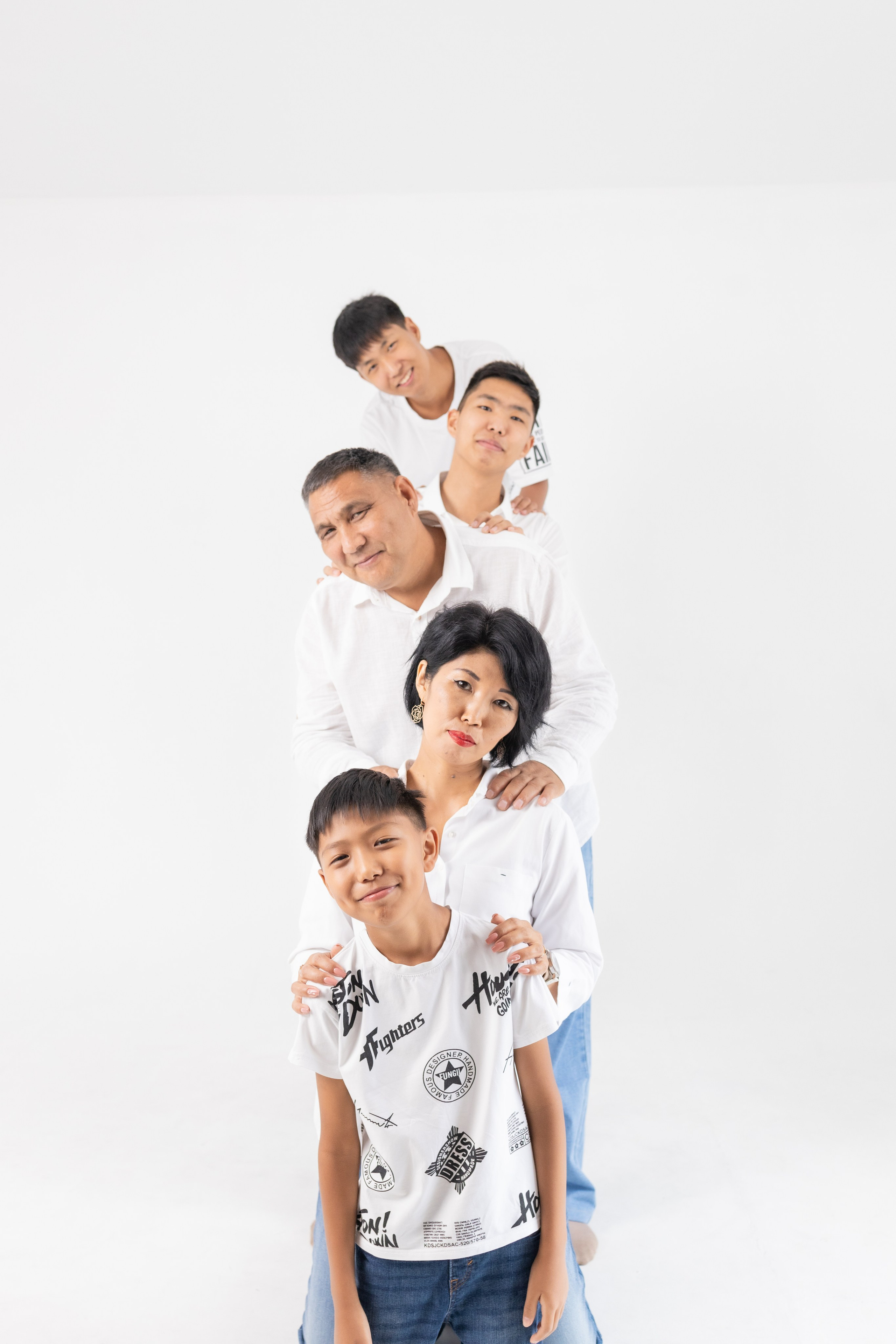 Циклорама. Женские, десткие, мужские, семейные портреты в Казахстане