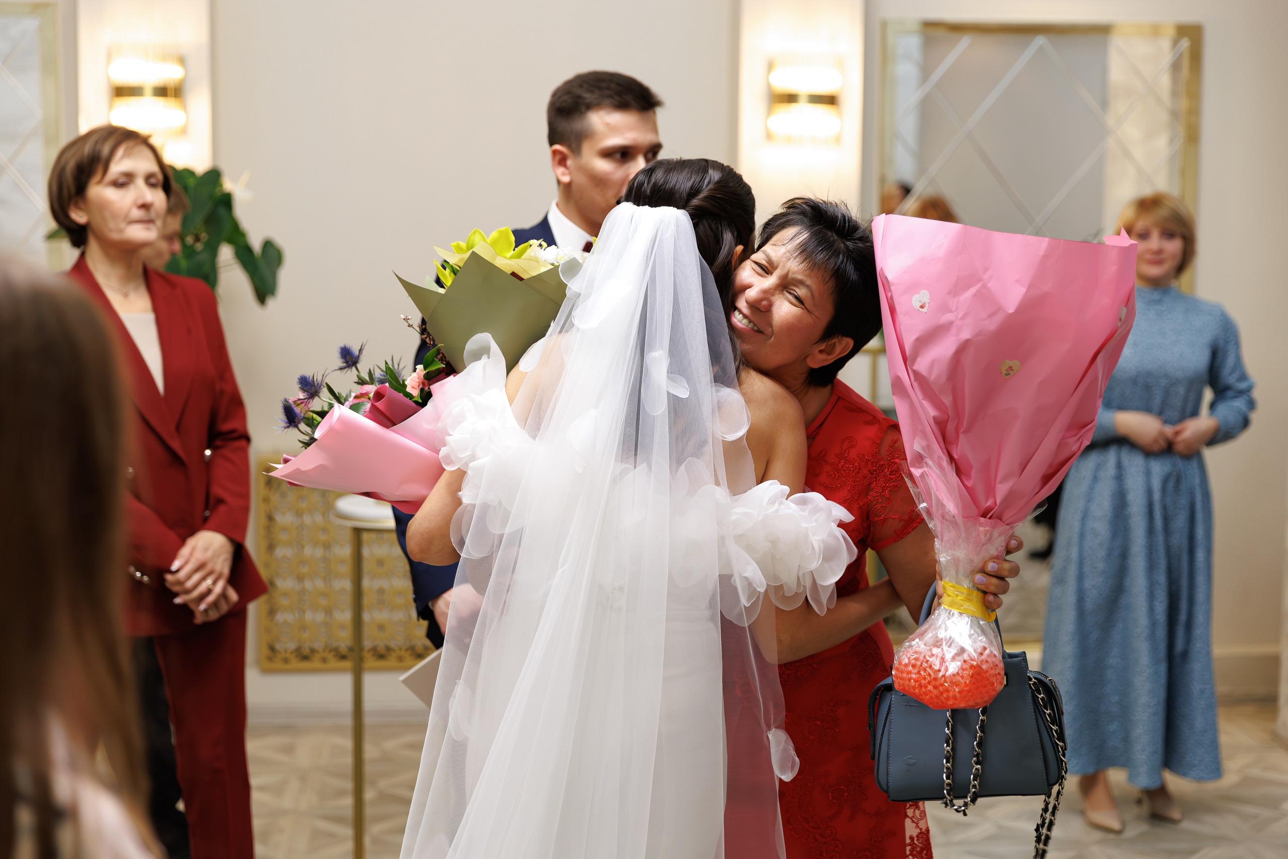 Свадебная фотосессия и сборы в гостинице Националь. Свадебный фотограф Москва и МО Сергей Киржаев