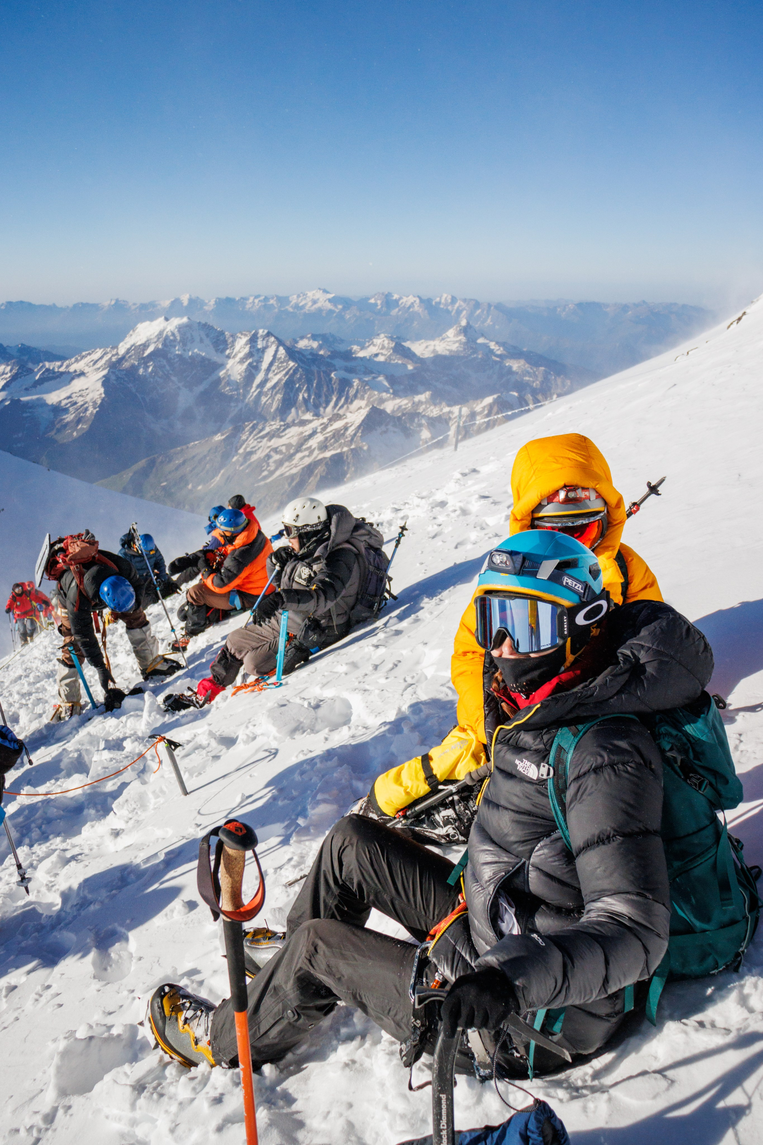 Эльбрус / восхождение. Фотограф на трекинг и восхождение Эльбрус, Приэльбрусье. Елизавета Бобок