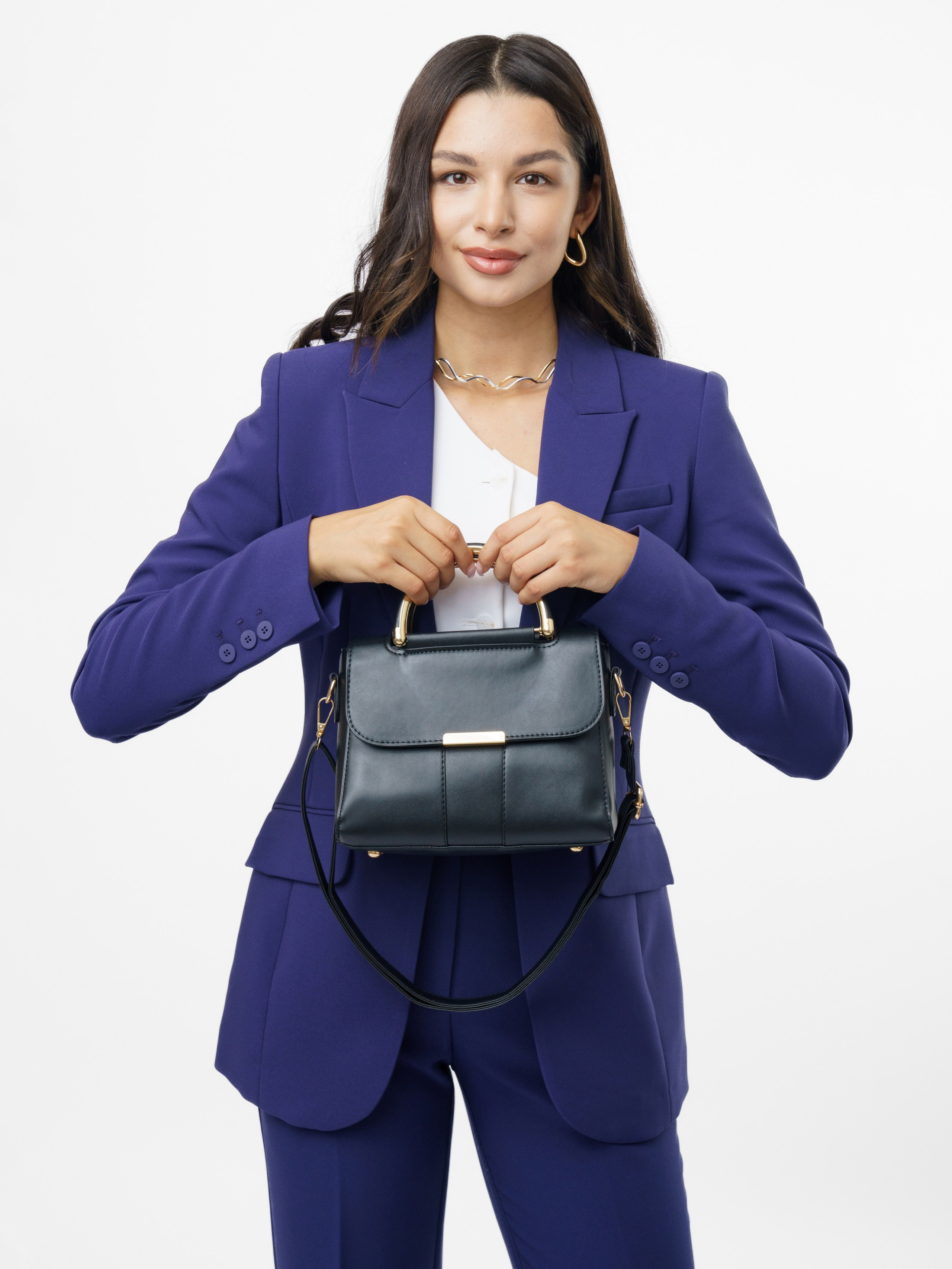 Съемка сумок со стилистом. KED Production — продакшн из СПб. Создаём фото, видео и контент, который помогает брендам и селлерам продавать больше