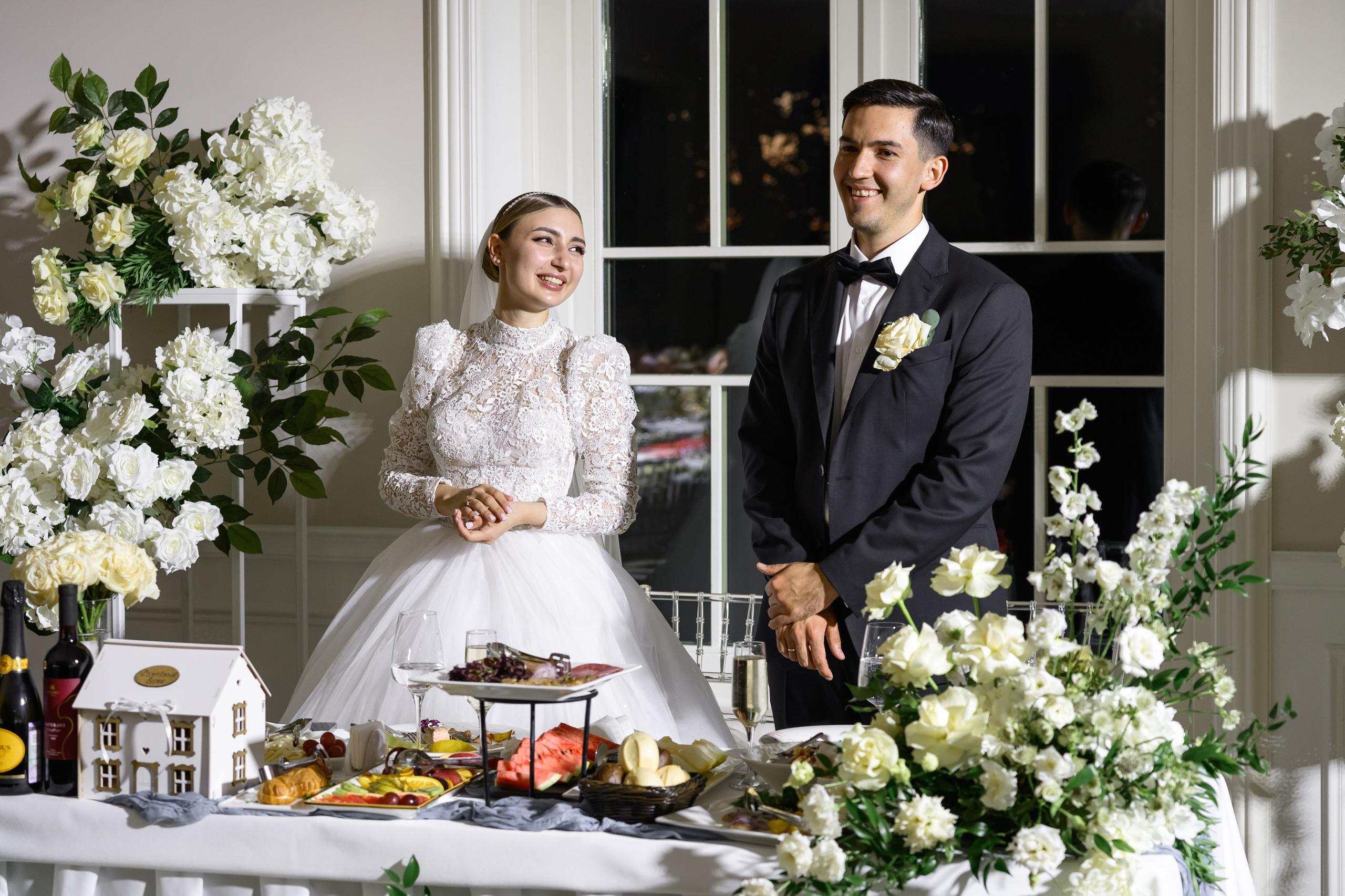 Свадебная фотосессия в усадьбе Остафьево. Свадебный фотограф Москва Юрий Кульман