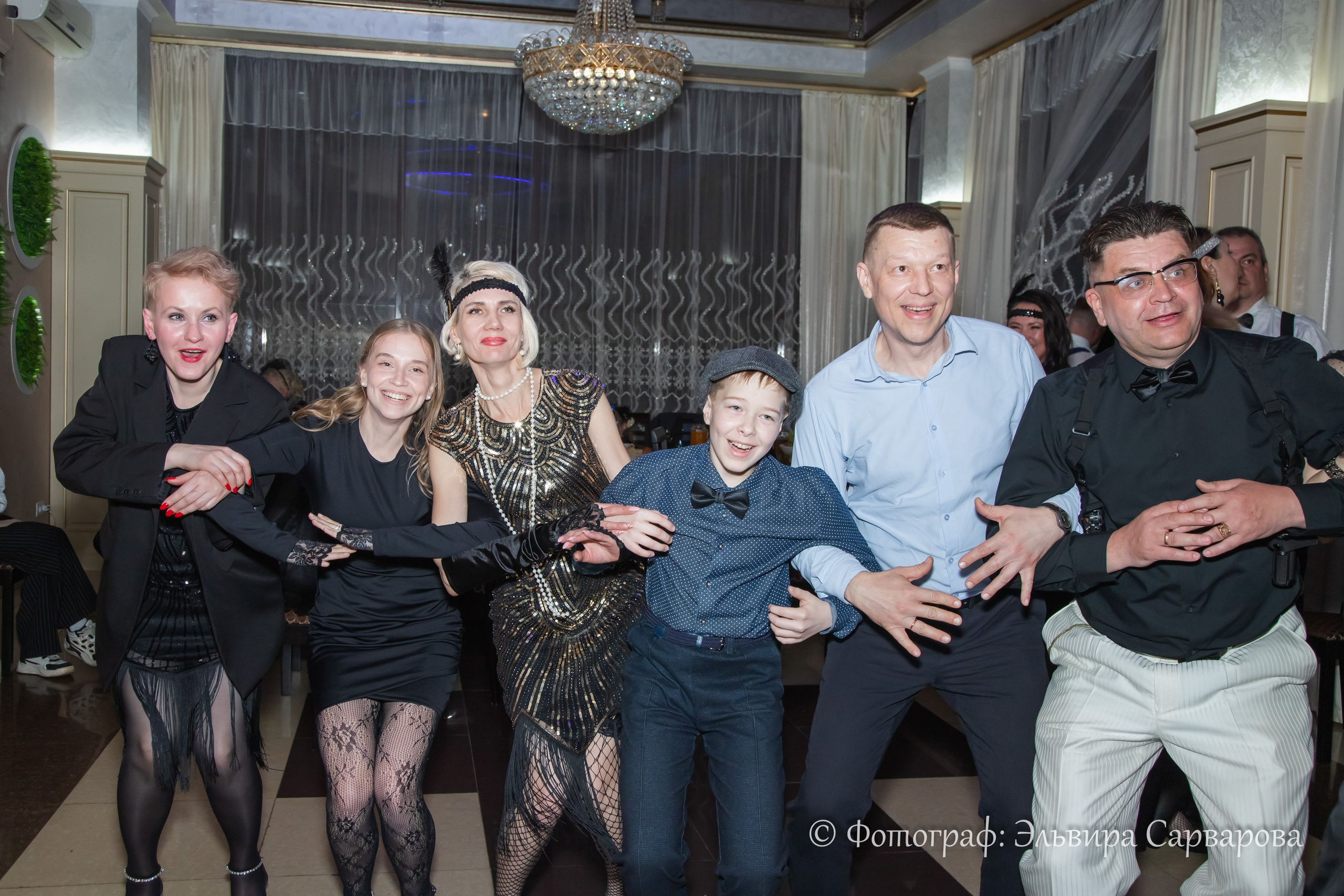 Гангстерская вечеринка в стиле 1920-х. Репортажный Фотограф