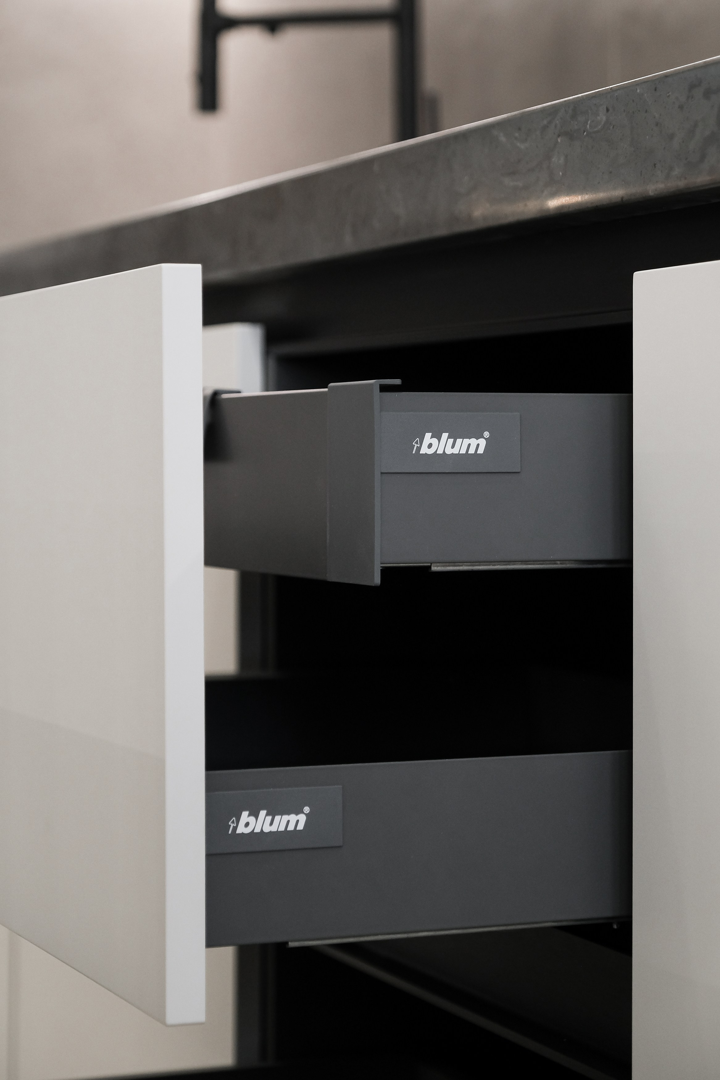 Мебель на заказ Томск по дизайн проекту. Кухни Шкафы | ГУДРУМ. ГУДРУМ — Мебель на заказ в Томске | Кухни | Шкафы | Стулья и Столы