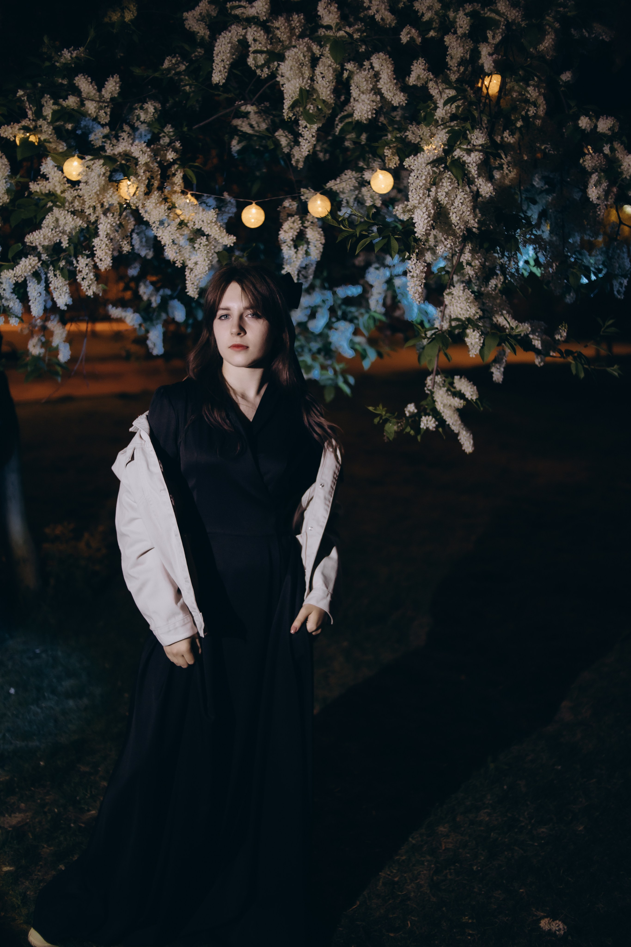 Ангелина. Ночь и цветы. Фотограф Регина Крикунова г. Красноярск