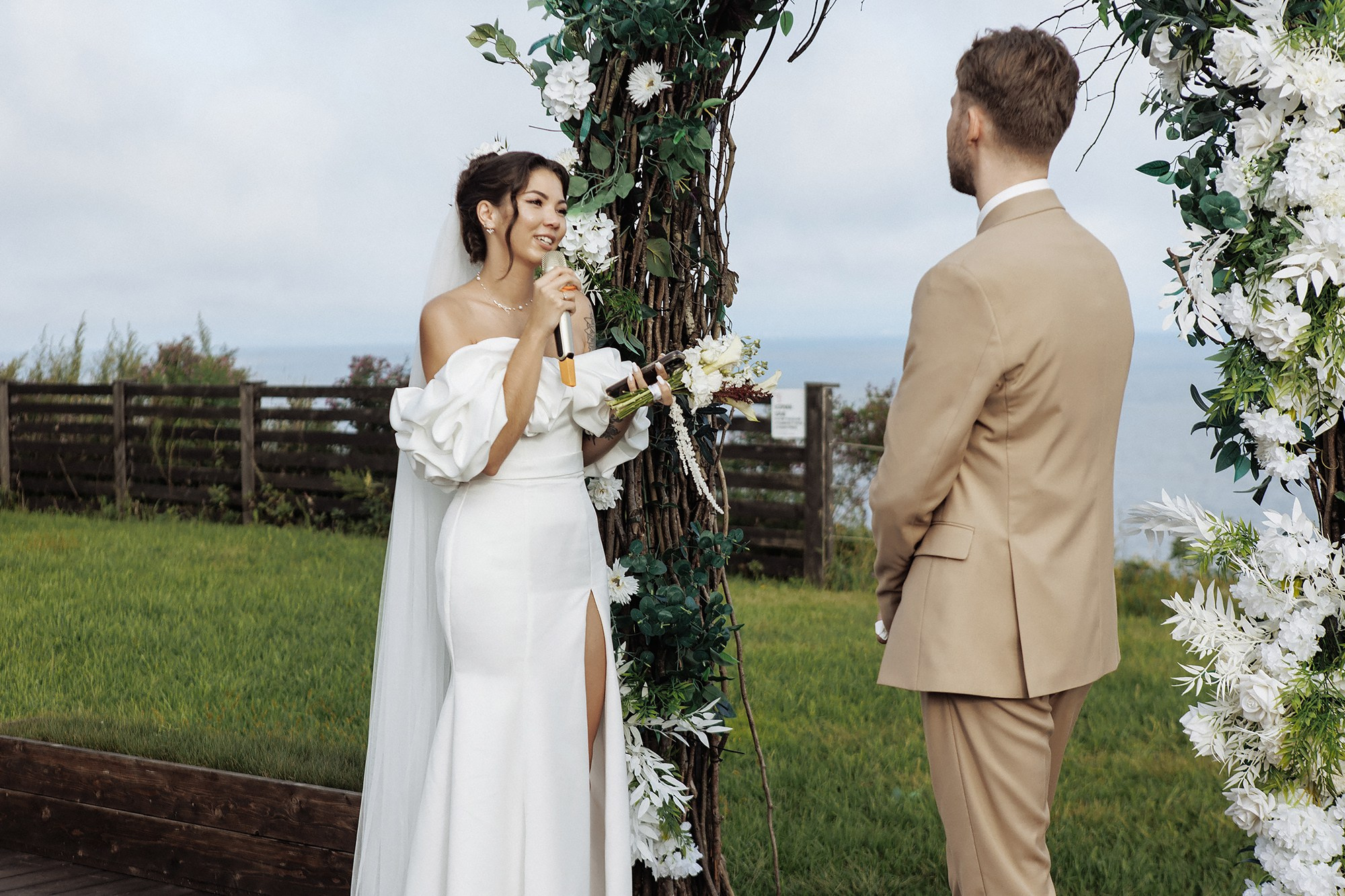 Саша и Вика 5.09.25. Свадебный фотограф Владивосток Алина Гевондова