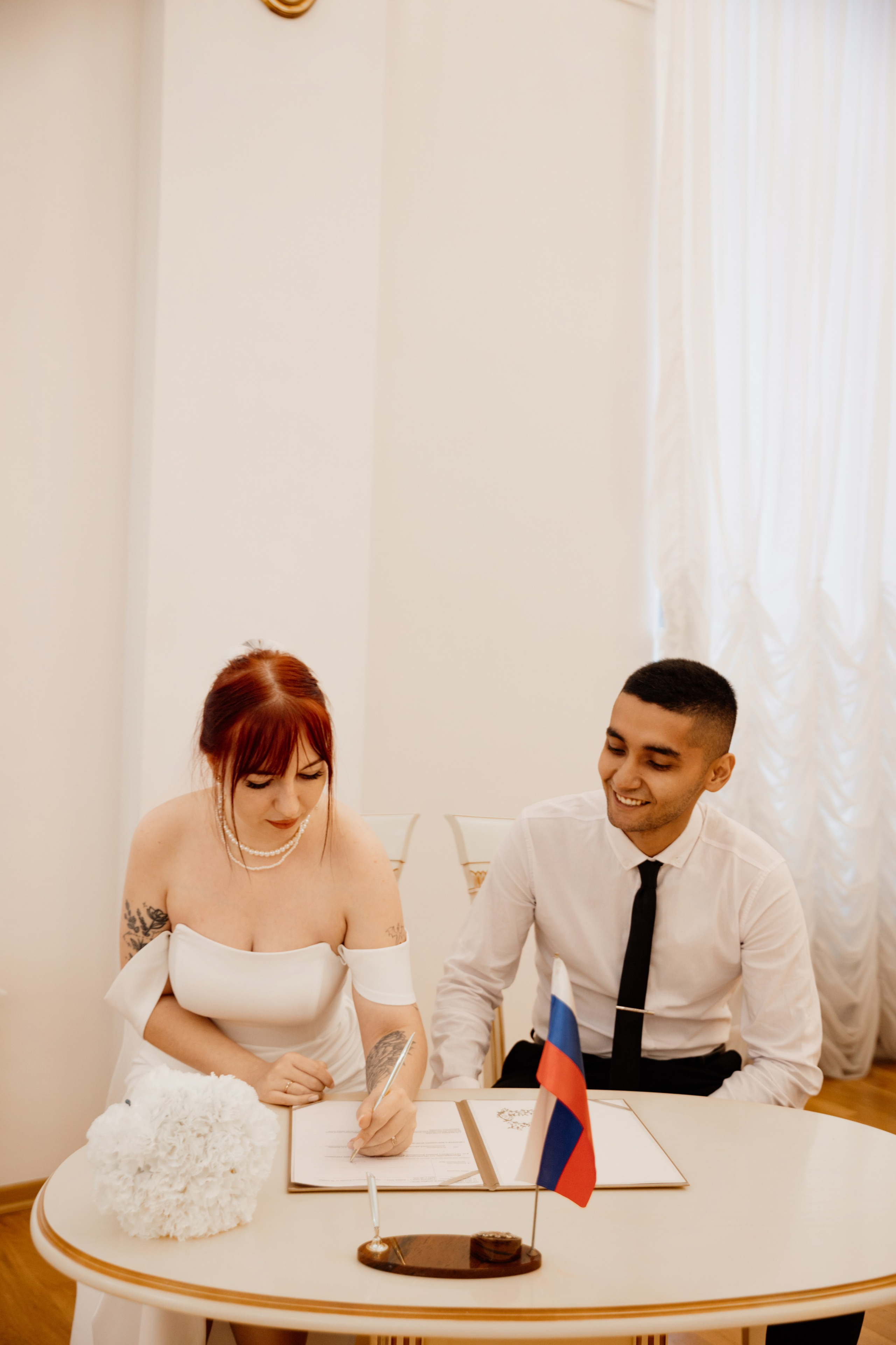 Свадебная фотосессия в пространстве SENO, регистрация в ЗАГСе Адмиралтейского района. Фотограф в Санкт-Петербурге Разиля Идиятуллина