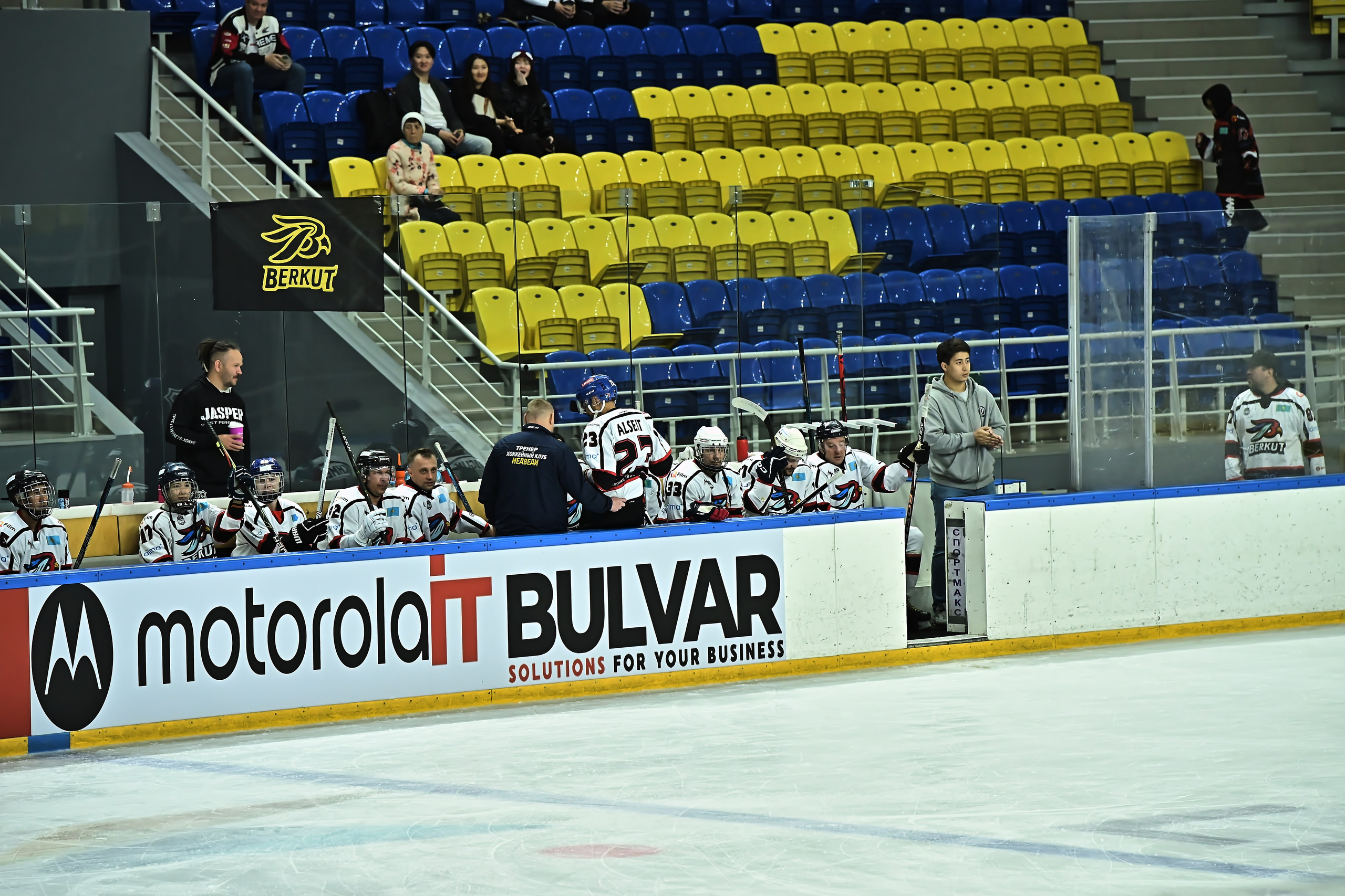 Хоккей Golden Puck 2025-2026. Фотограф в Алматы Егор Поленов